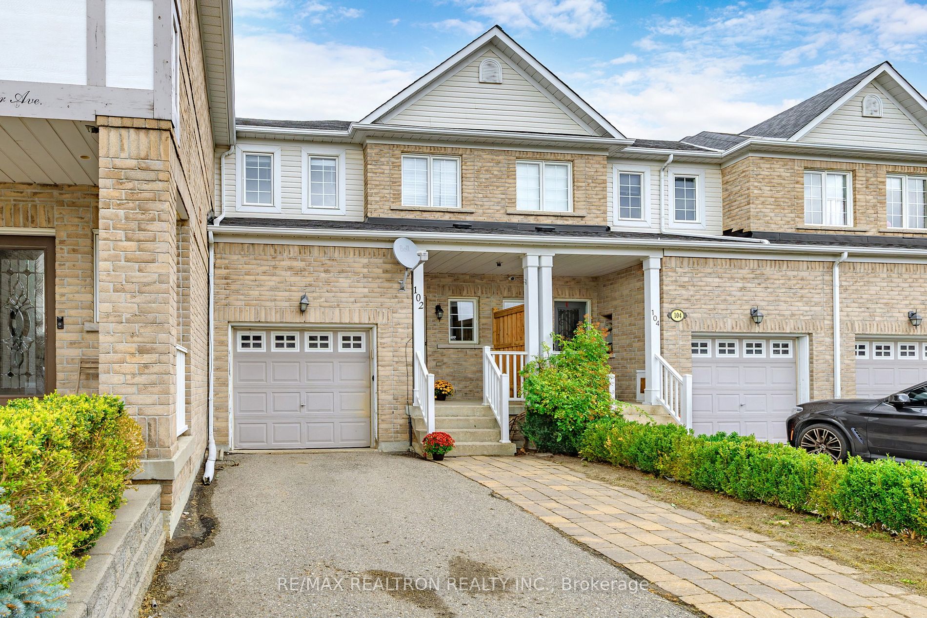 102 LOWTHER Ave