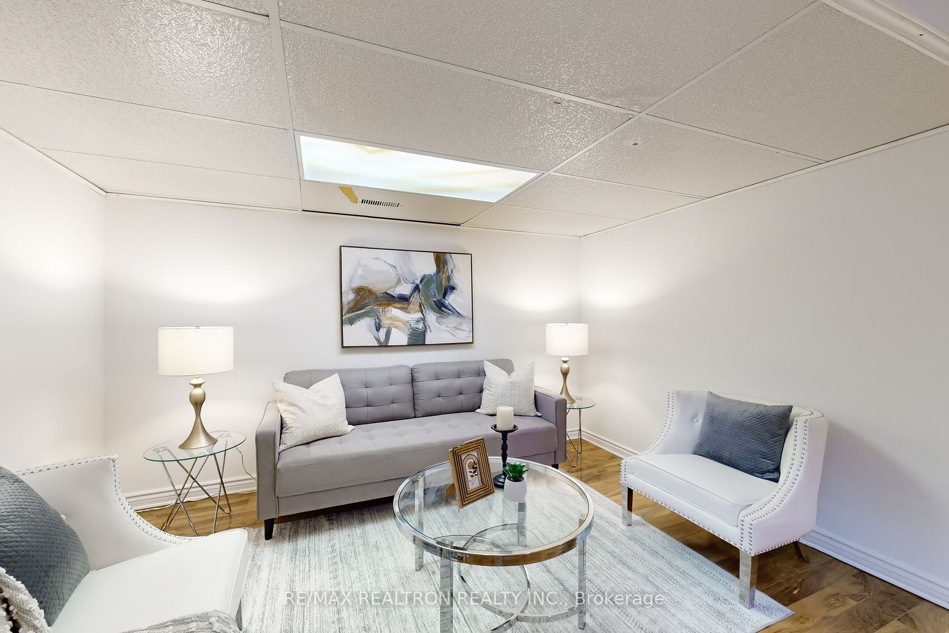102 LOWTHER Ave