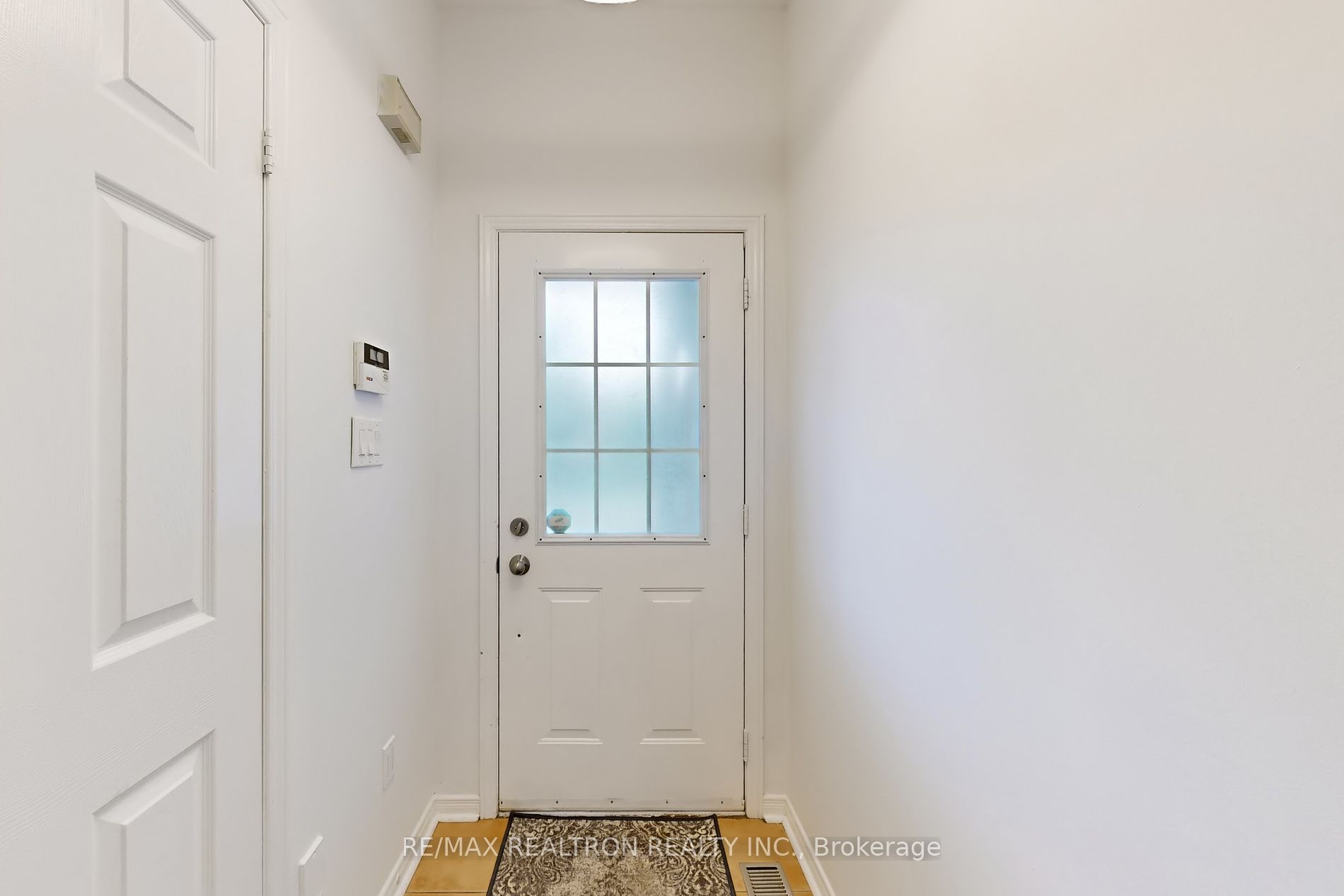 102 LOWTHER Ave