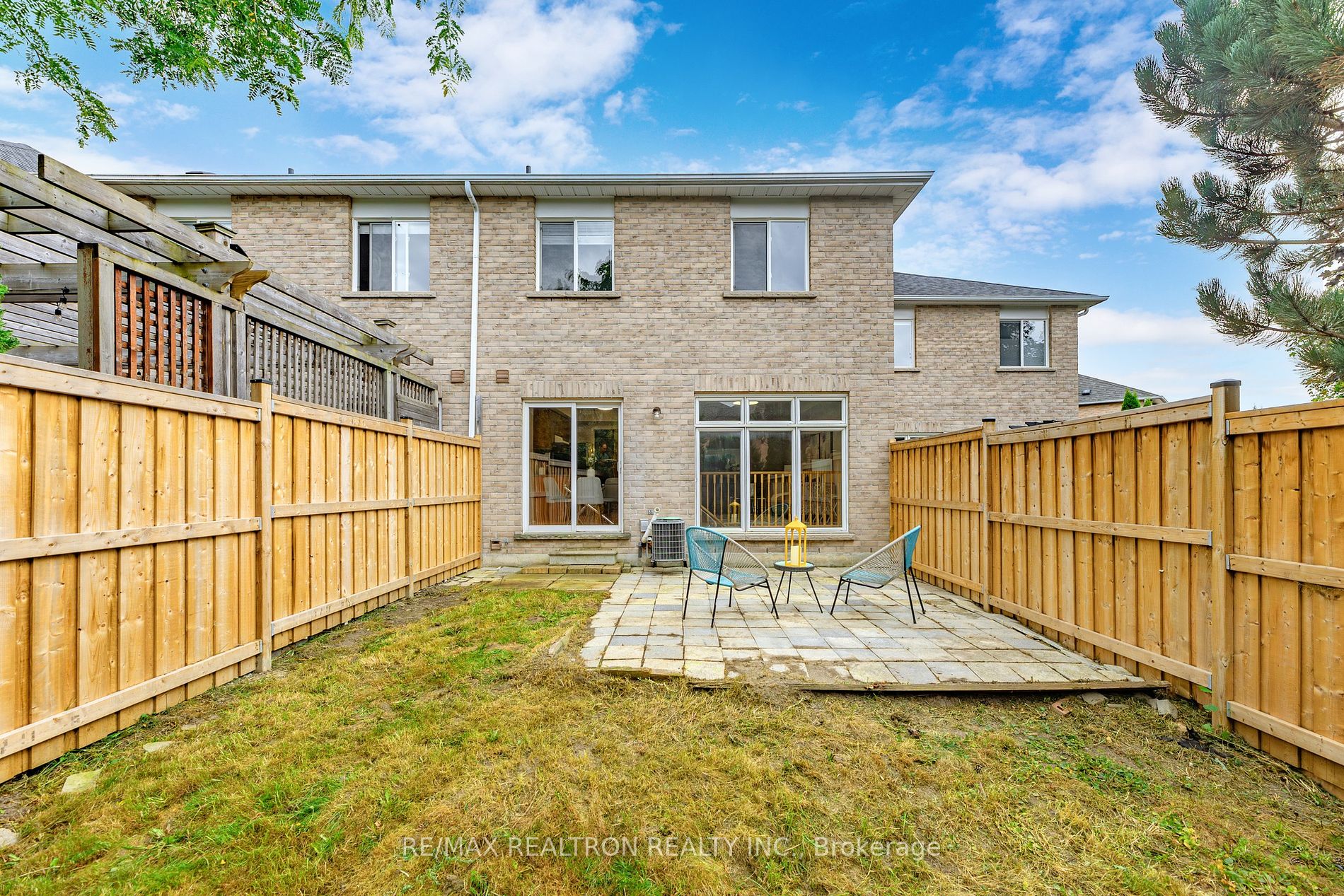 102 LOWTHER Ave