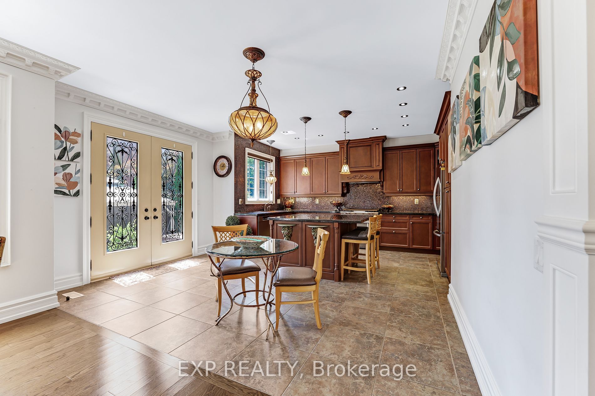 100 Glenheron Cres