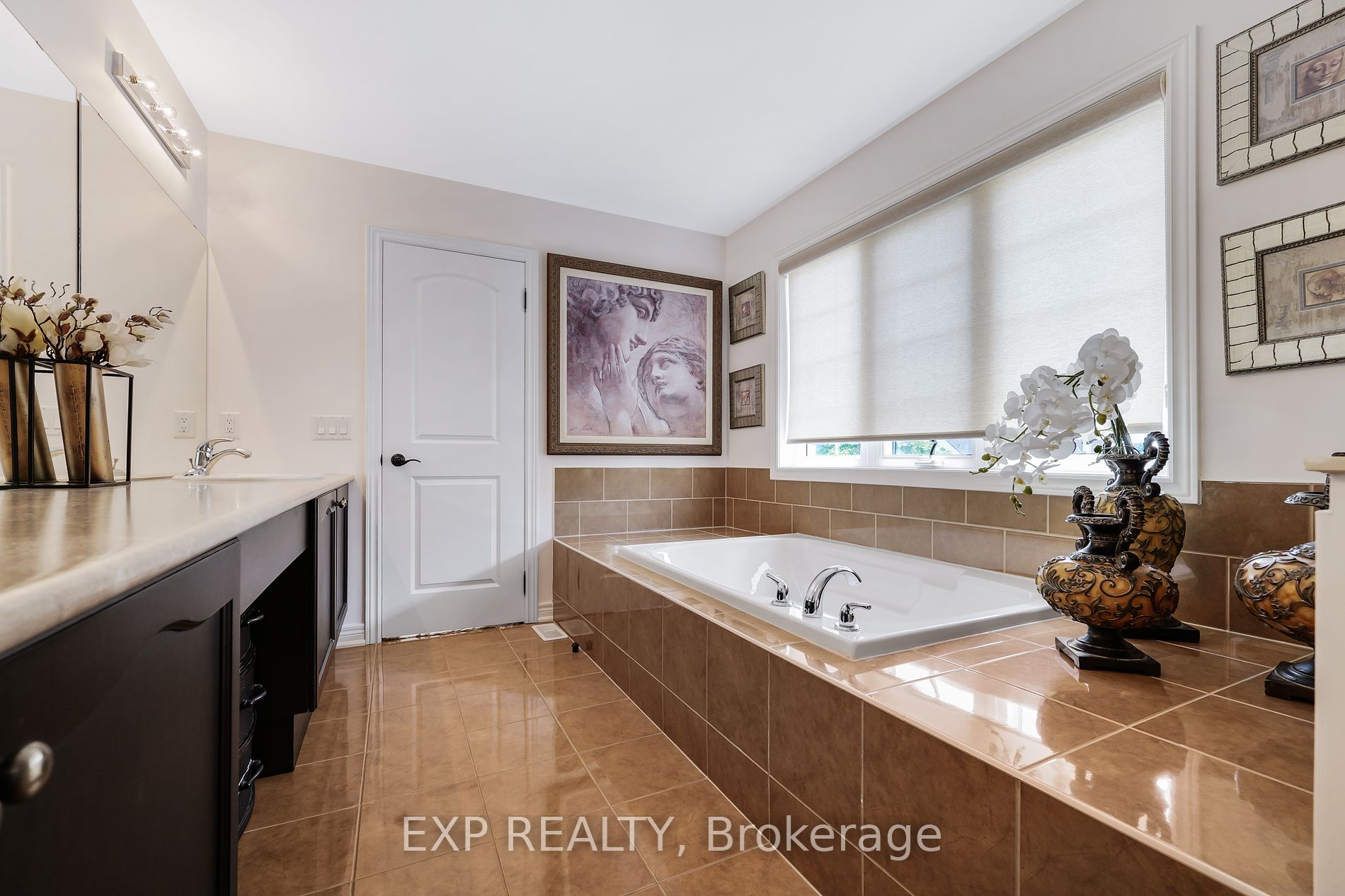 100 Glenheron Cres