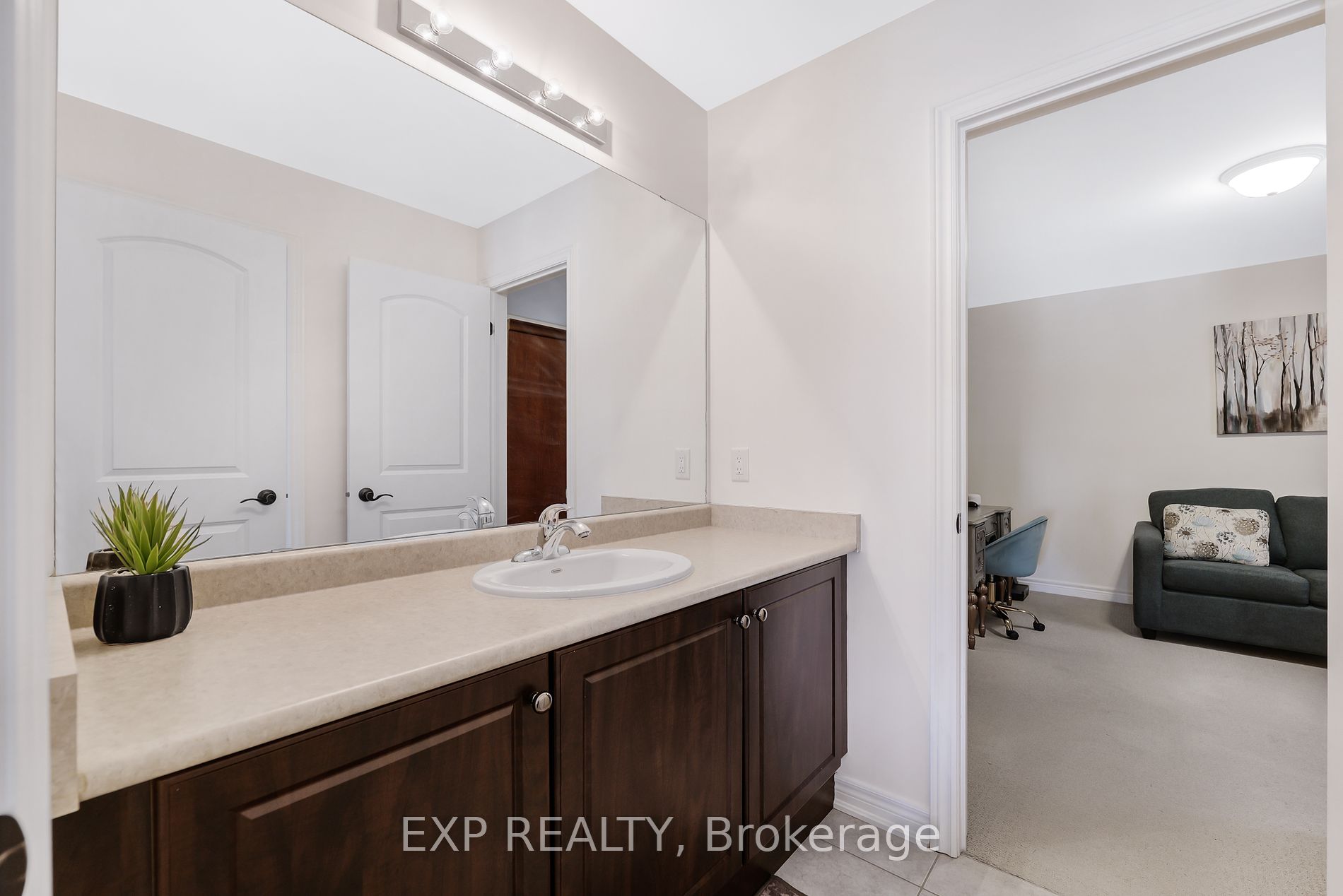 100 Glenheron Cres