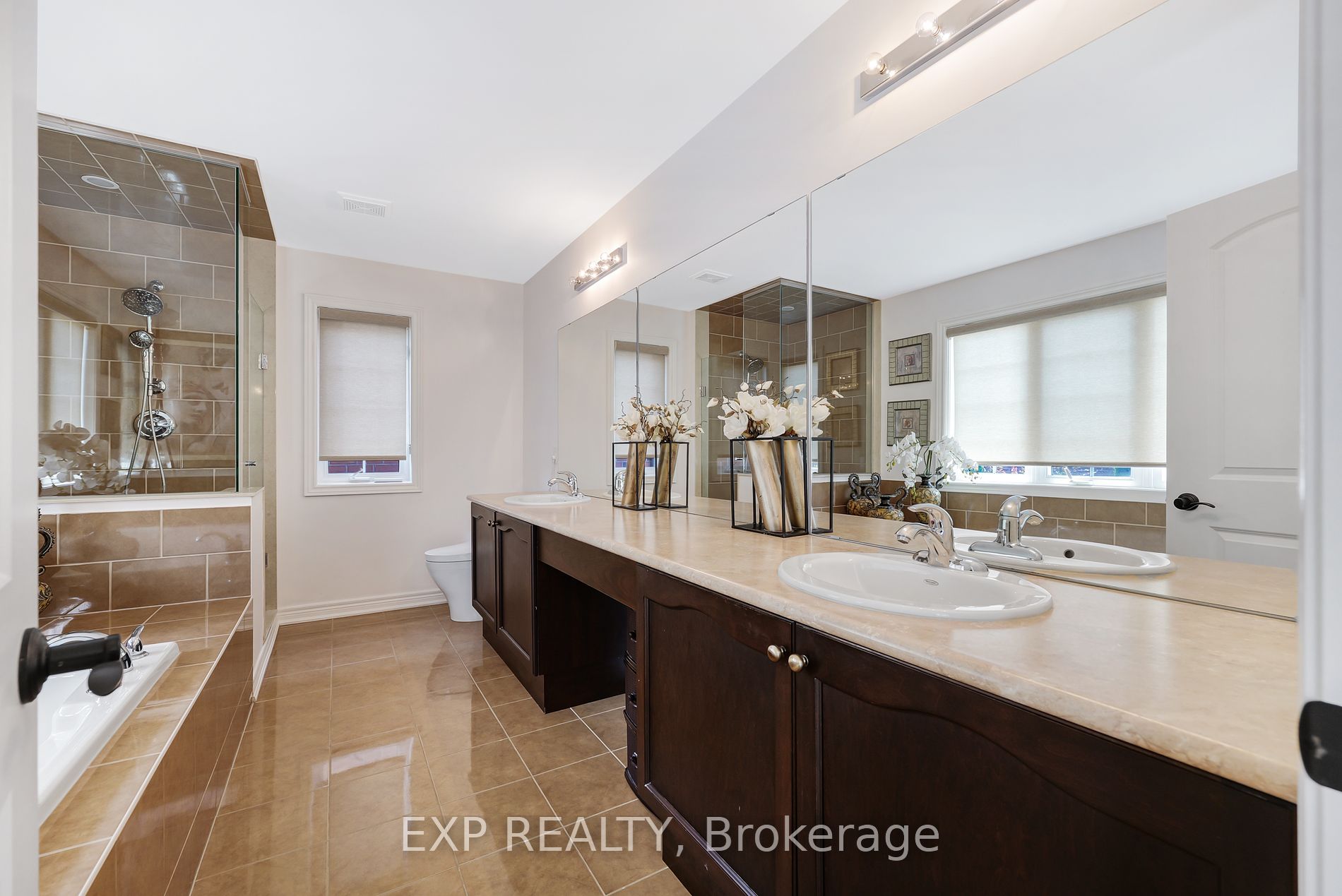 100 Glenheron Cres