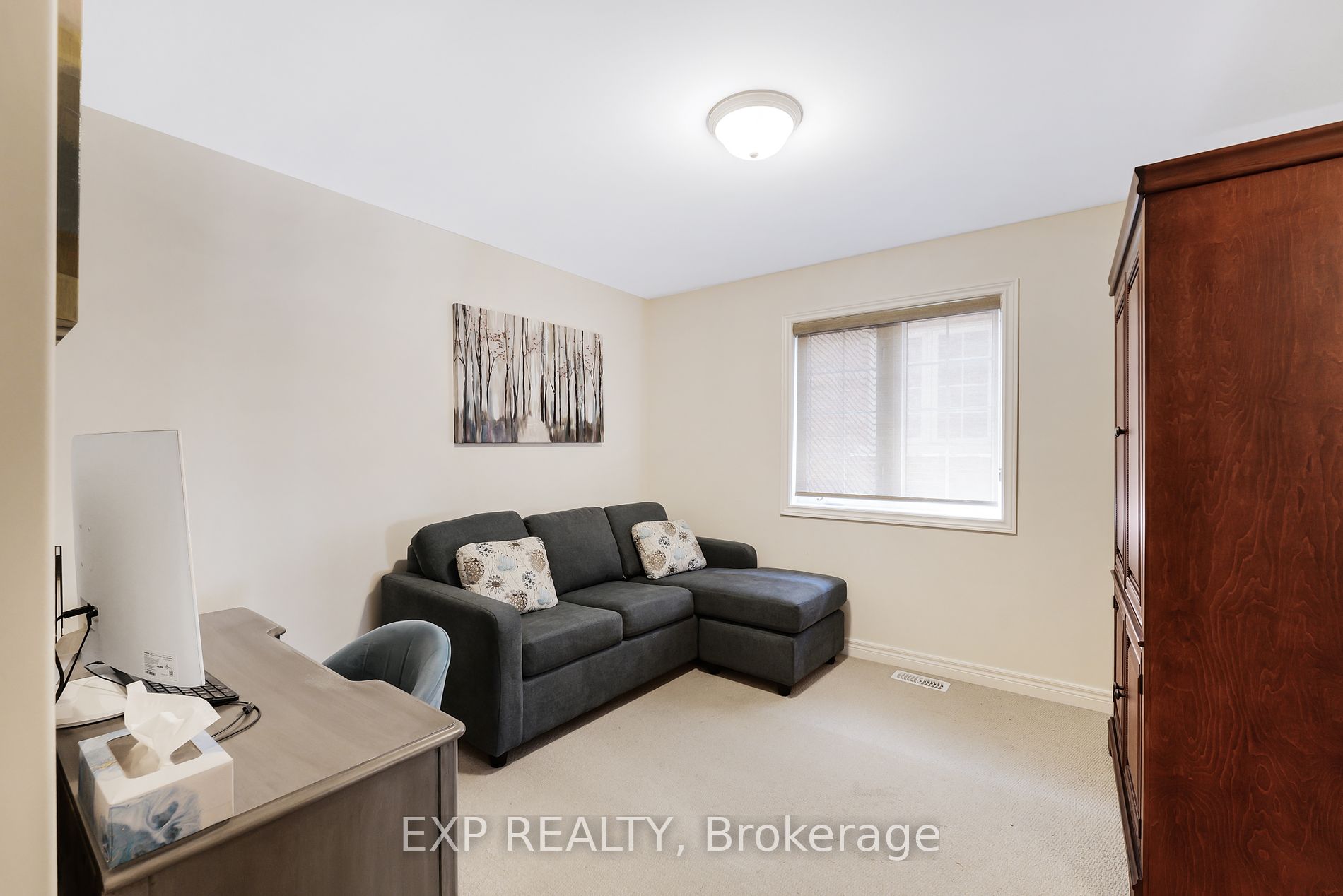 100 Glenheron Cres