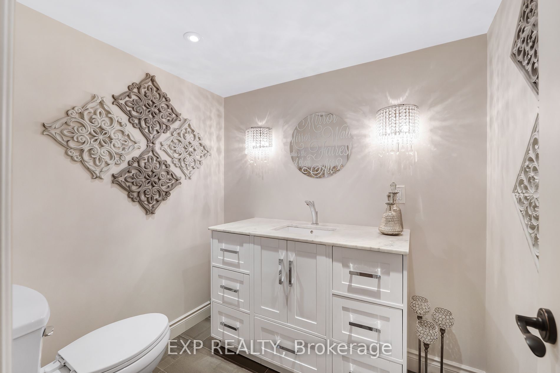 100 Glenheron Cres
