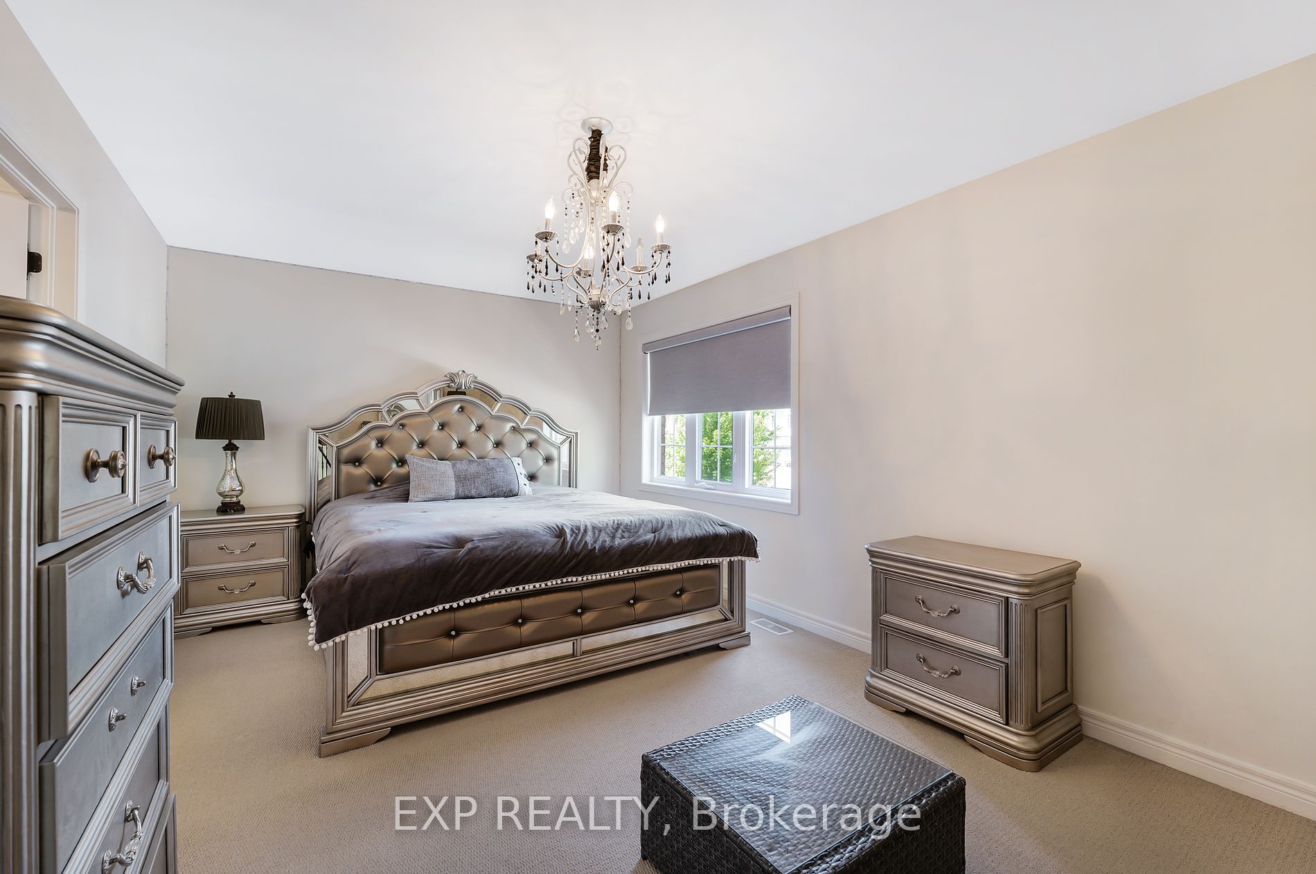 100 Glenheron Cres