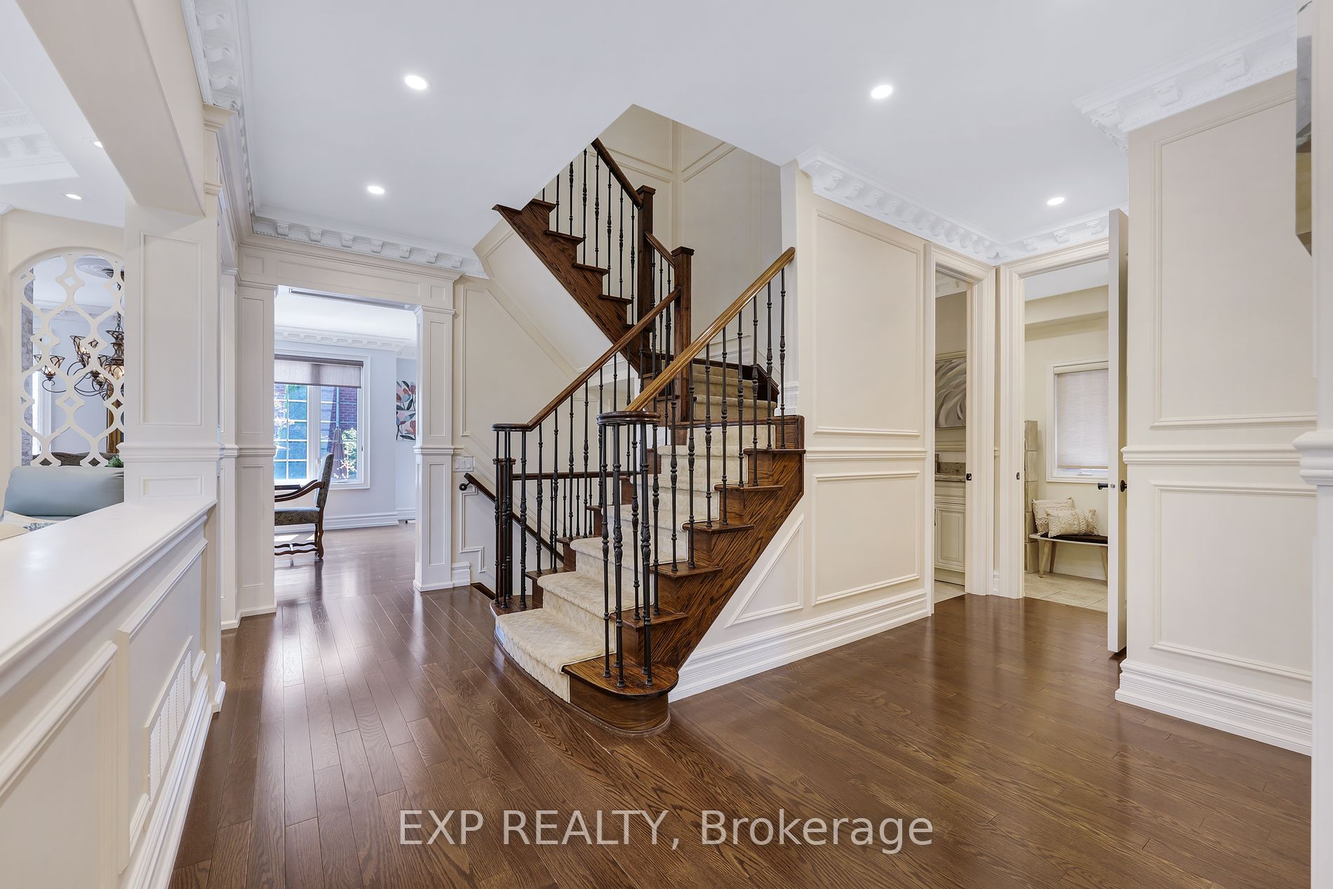 100 Glenheron Cres