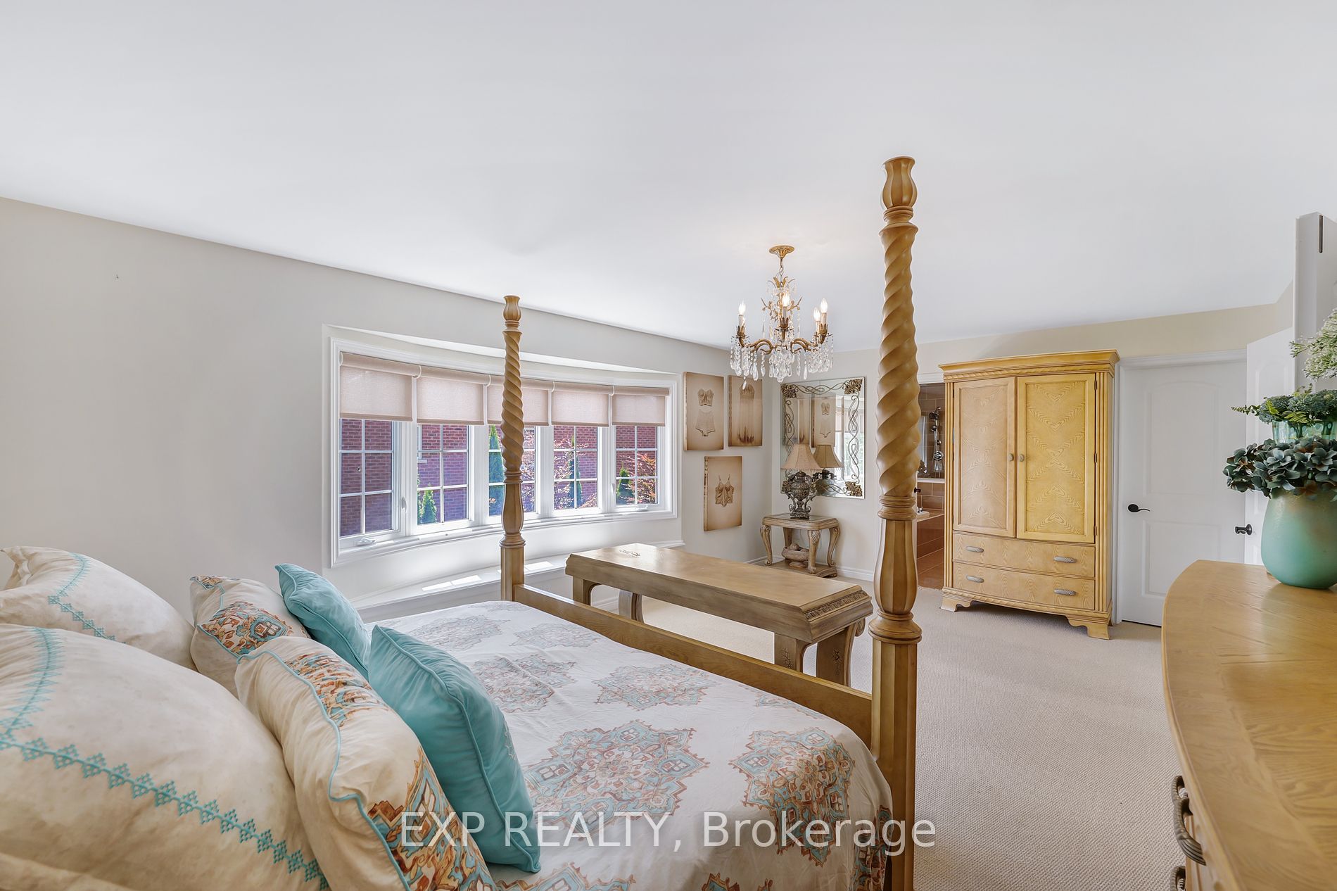100 Glenheron Cres