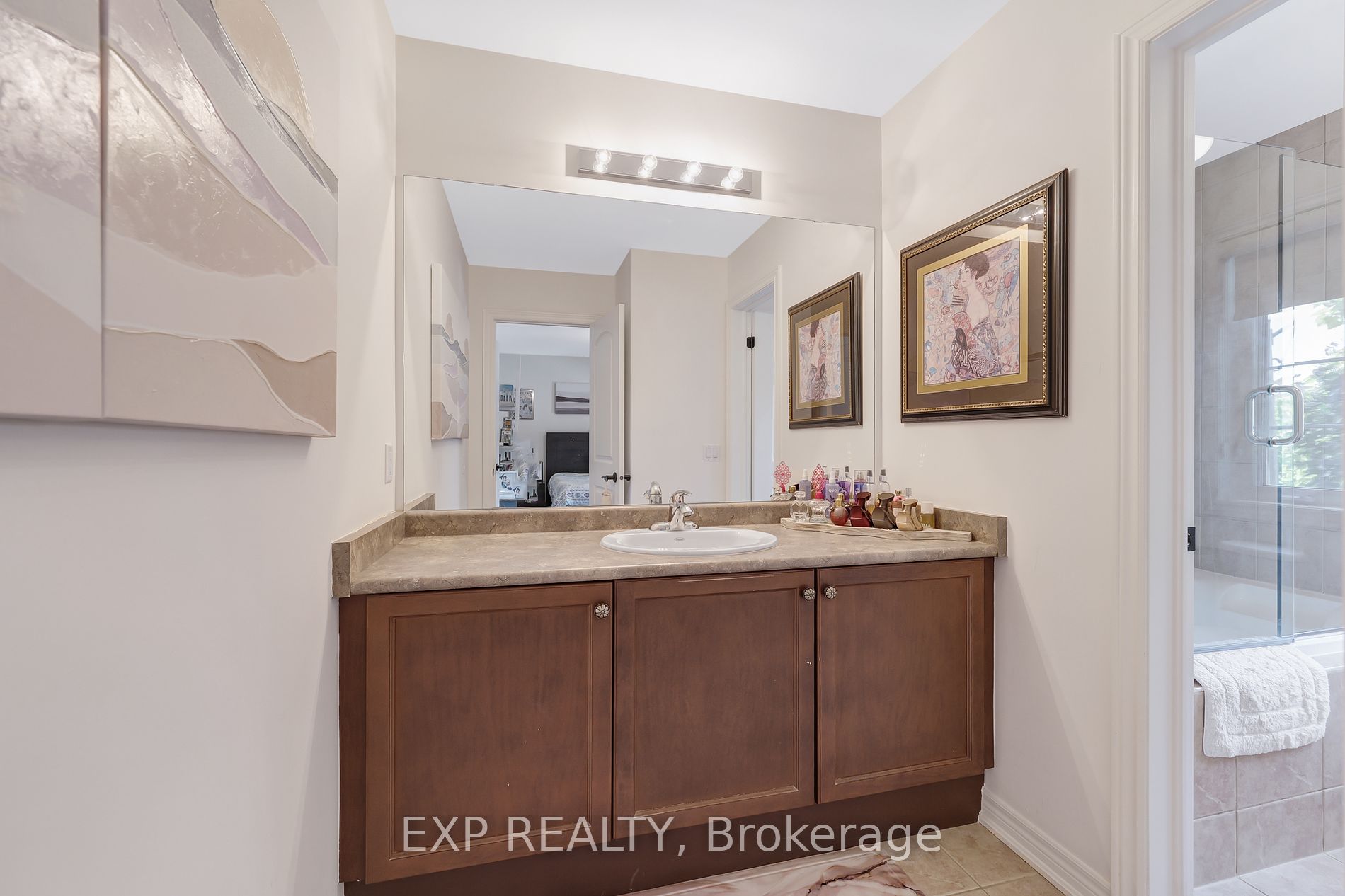 100 Glenheron Cres