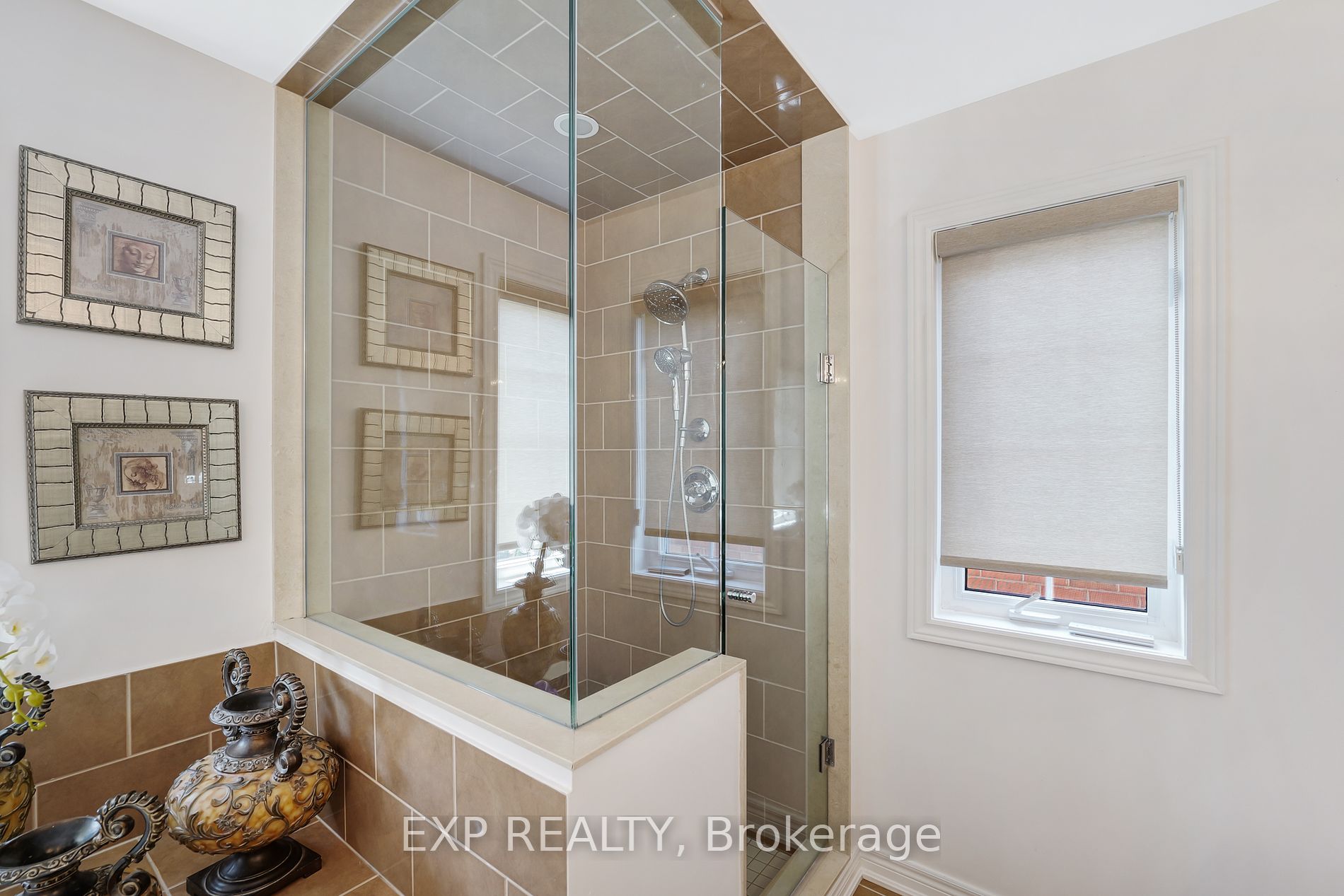 100 Glenheron Cres