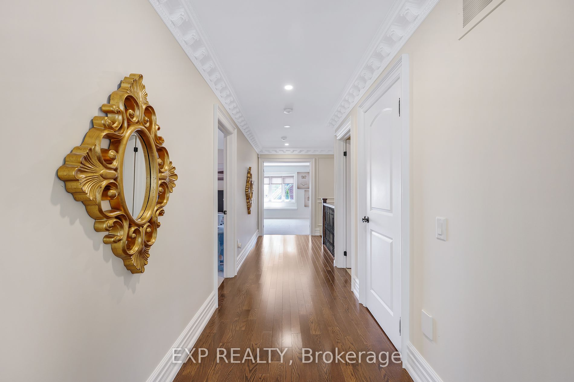 100 Glenheron Cres