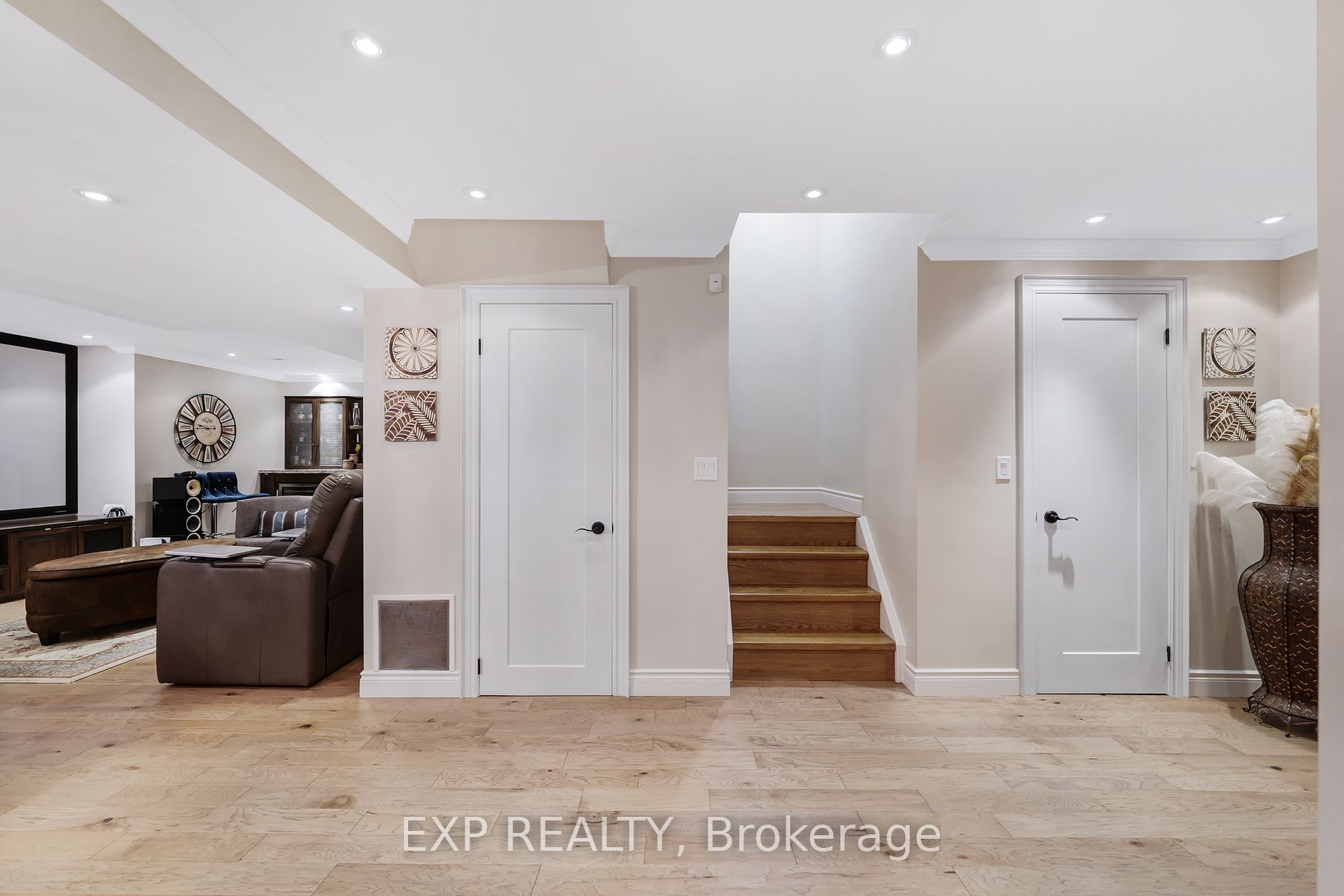 100 Glenheron Cres