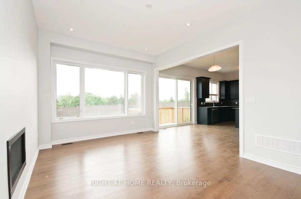 92 Pine Hill Cres