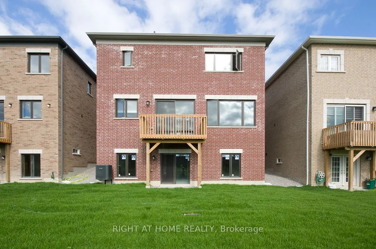92 Pine Hill Cres