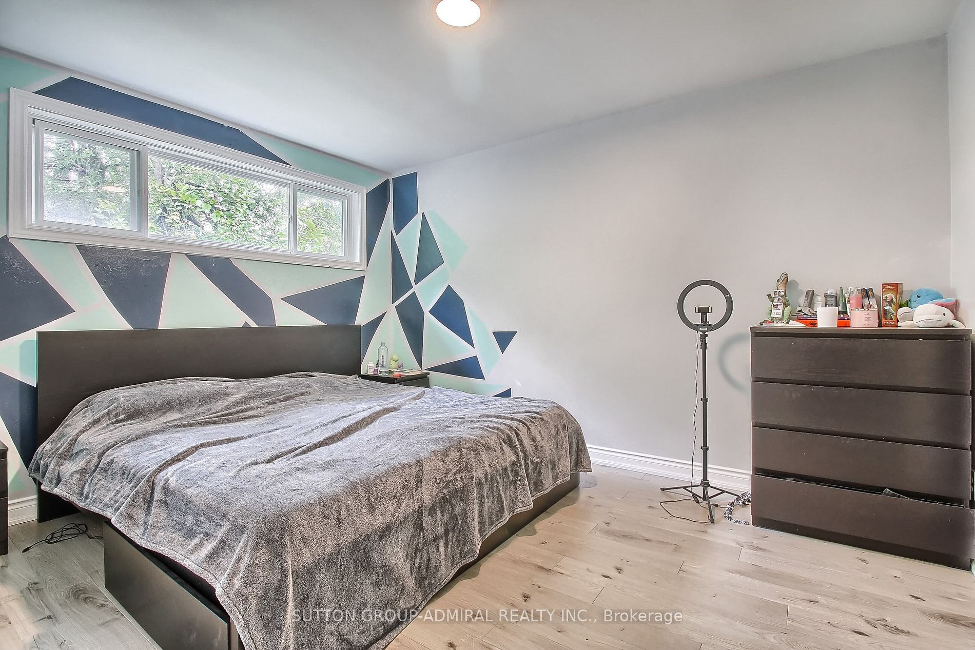 211 Axminster Dr