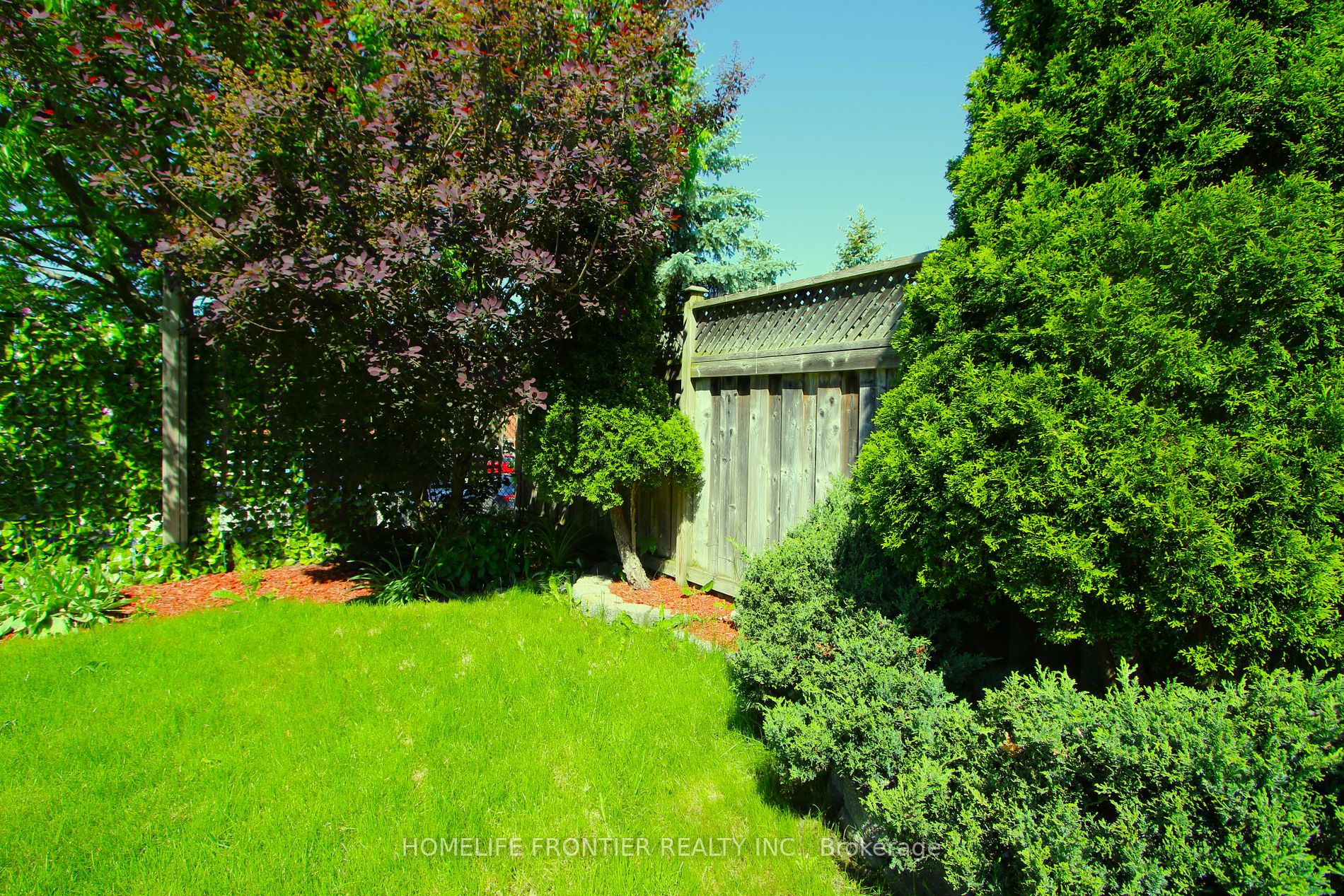 10 Delattaye Ave