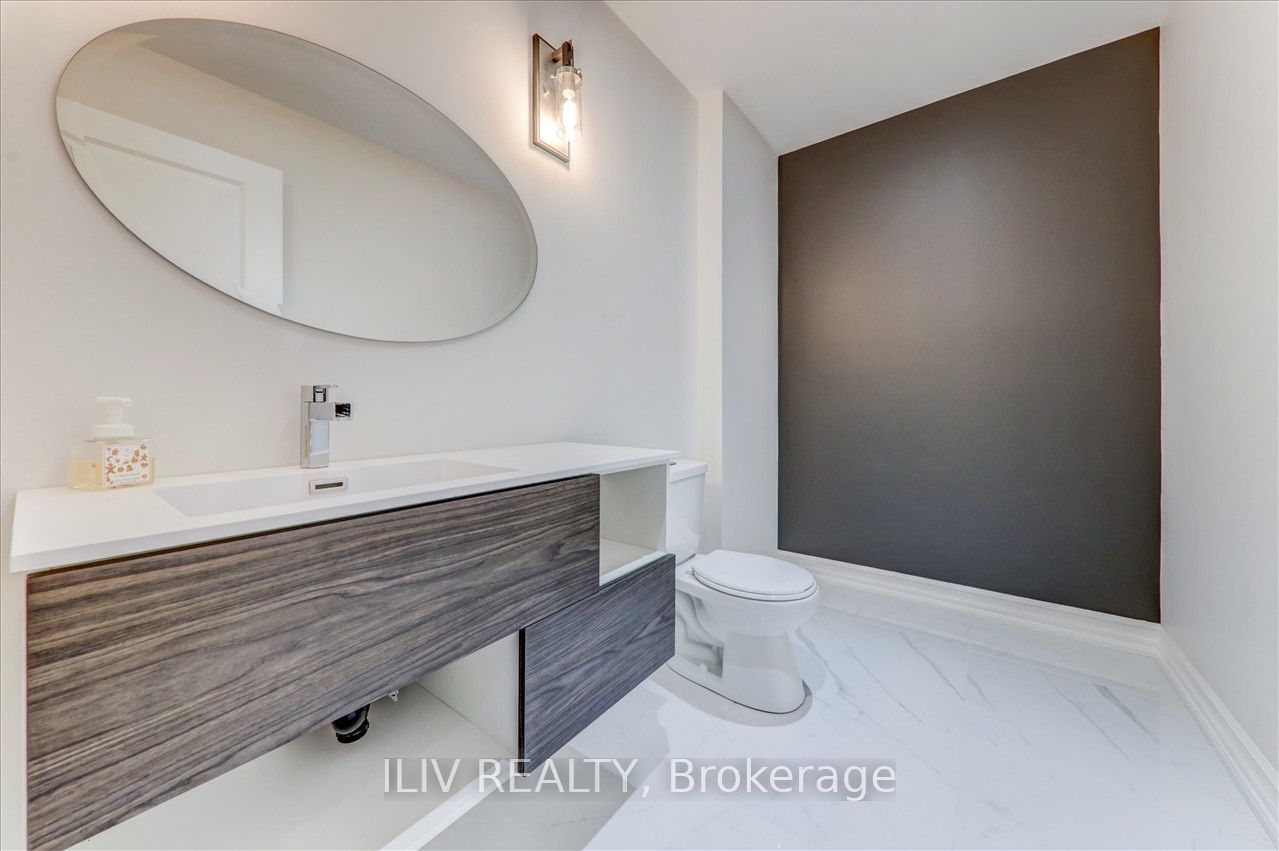41 Country Club Cres