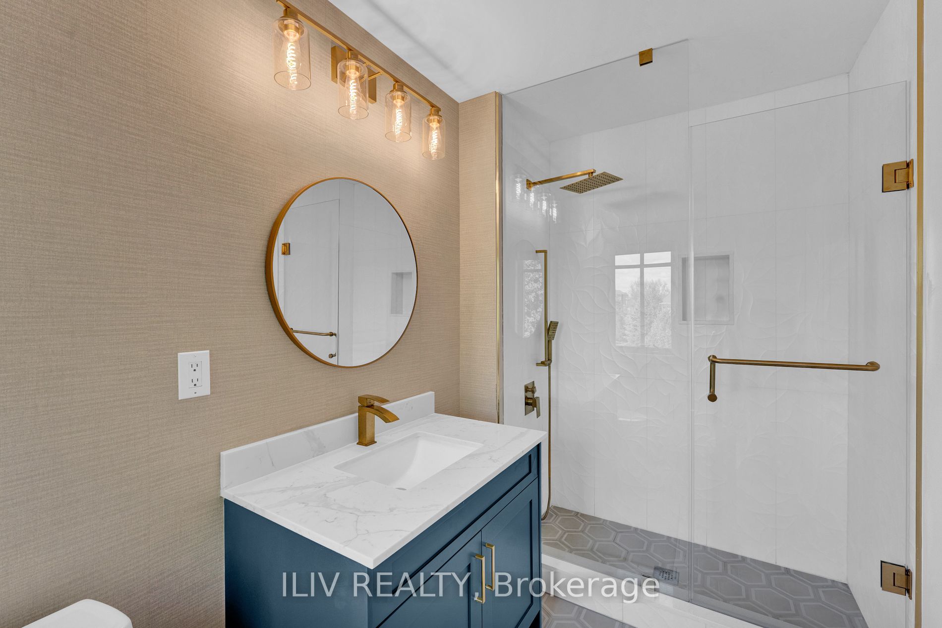 41 Country Club Cres