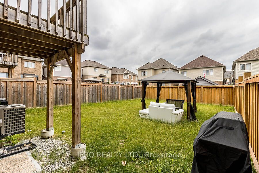 26 Willoughby Way S