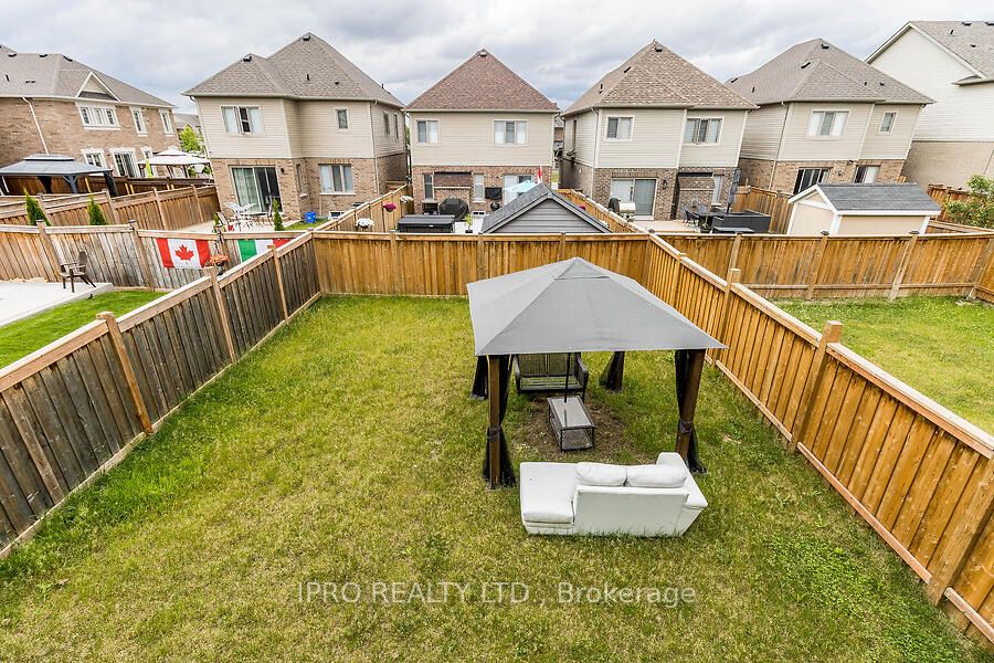 26 Willoughby Way S