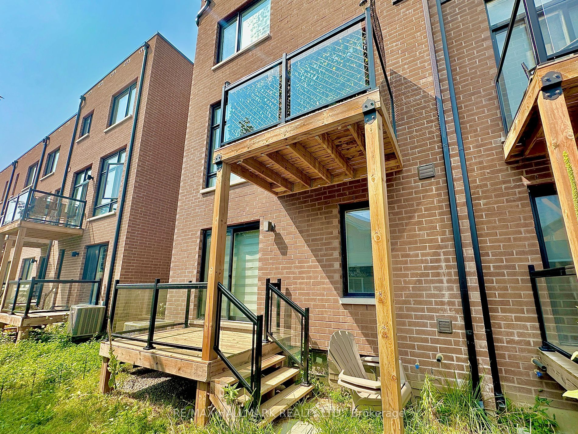 37 Benoit St