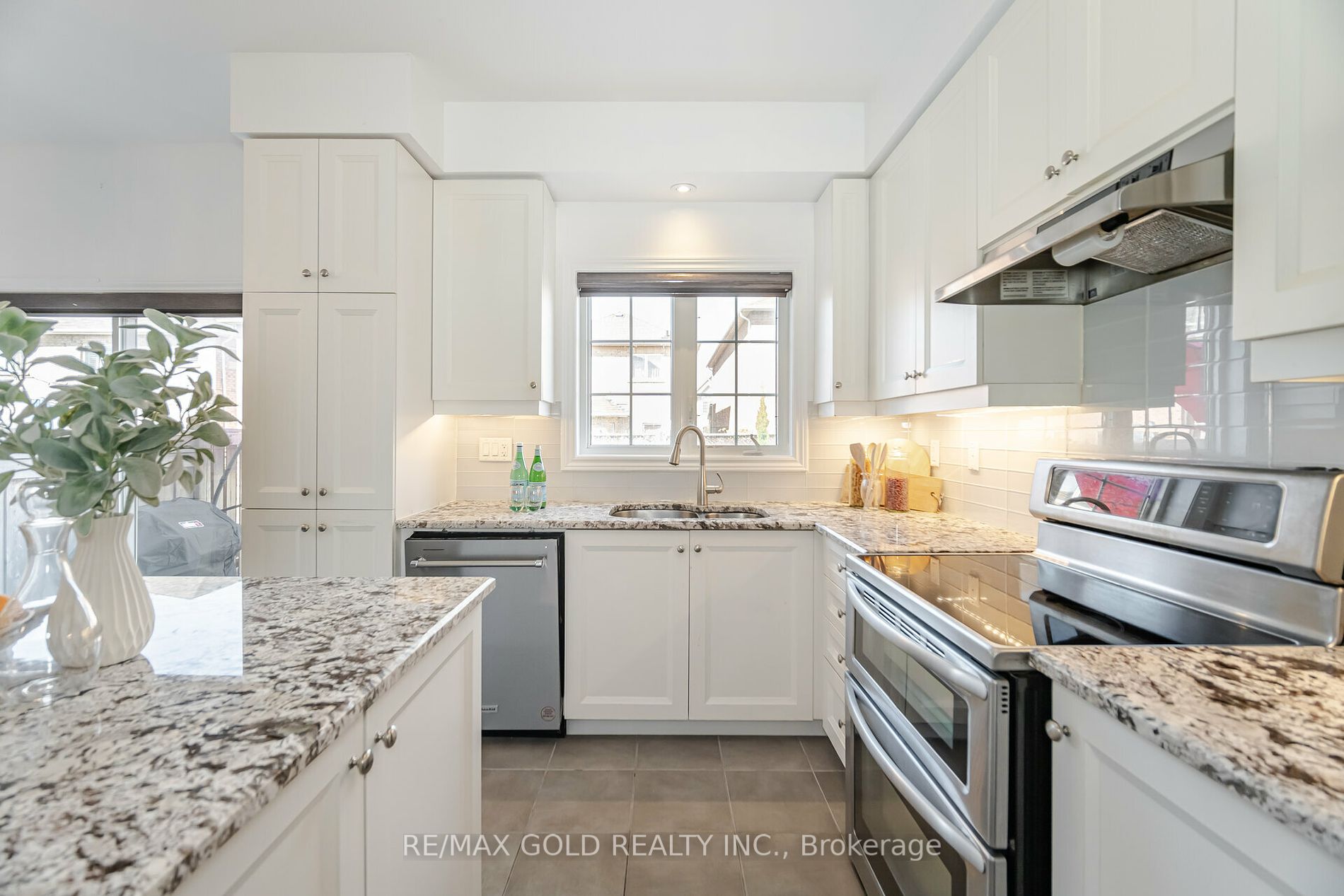 54 Zachary Pl