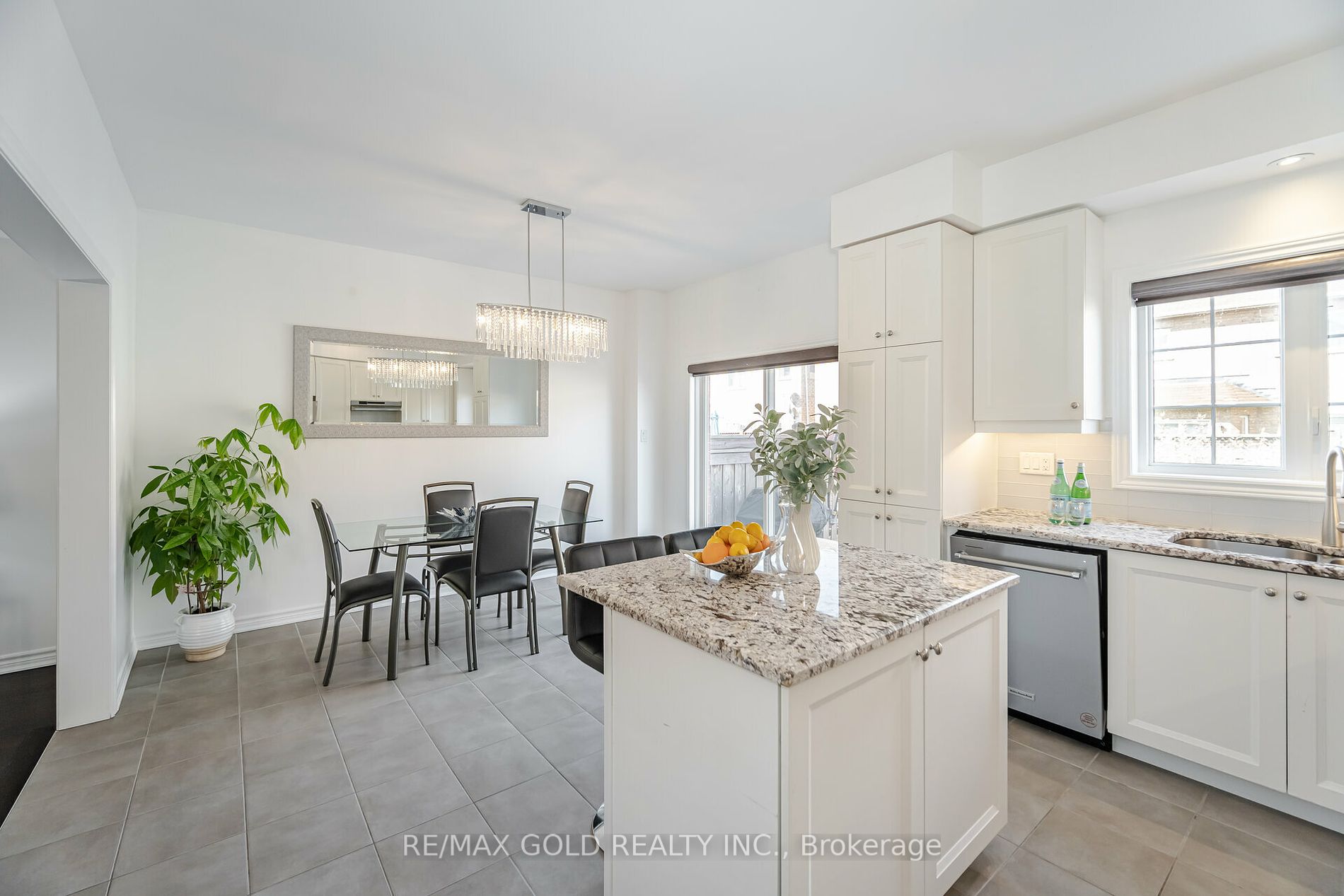 54 Zachary Pl