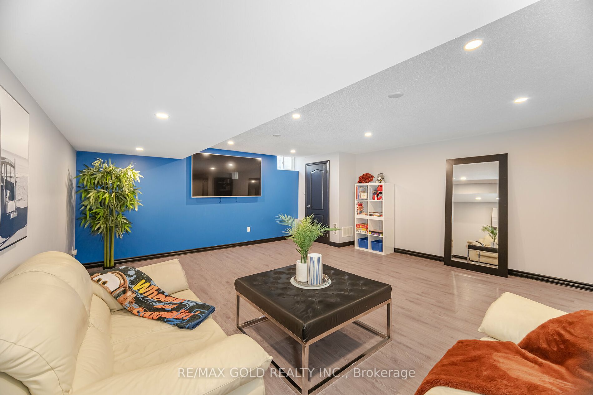54 Zachary Pl