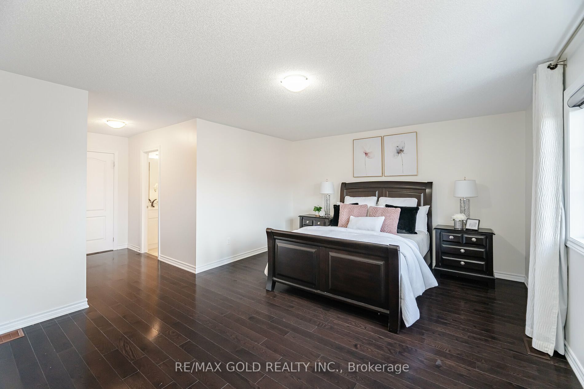 54 Zachary Pl