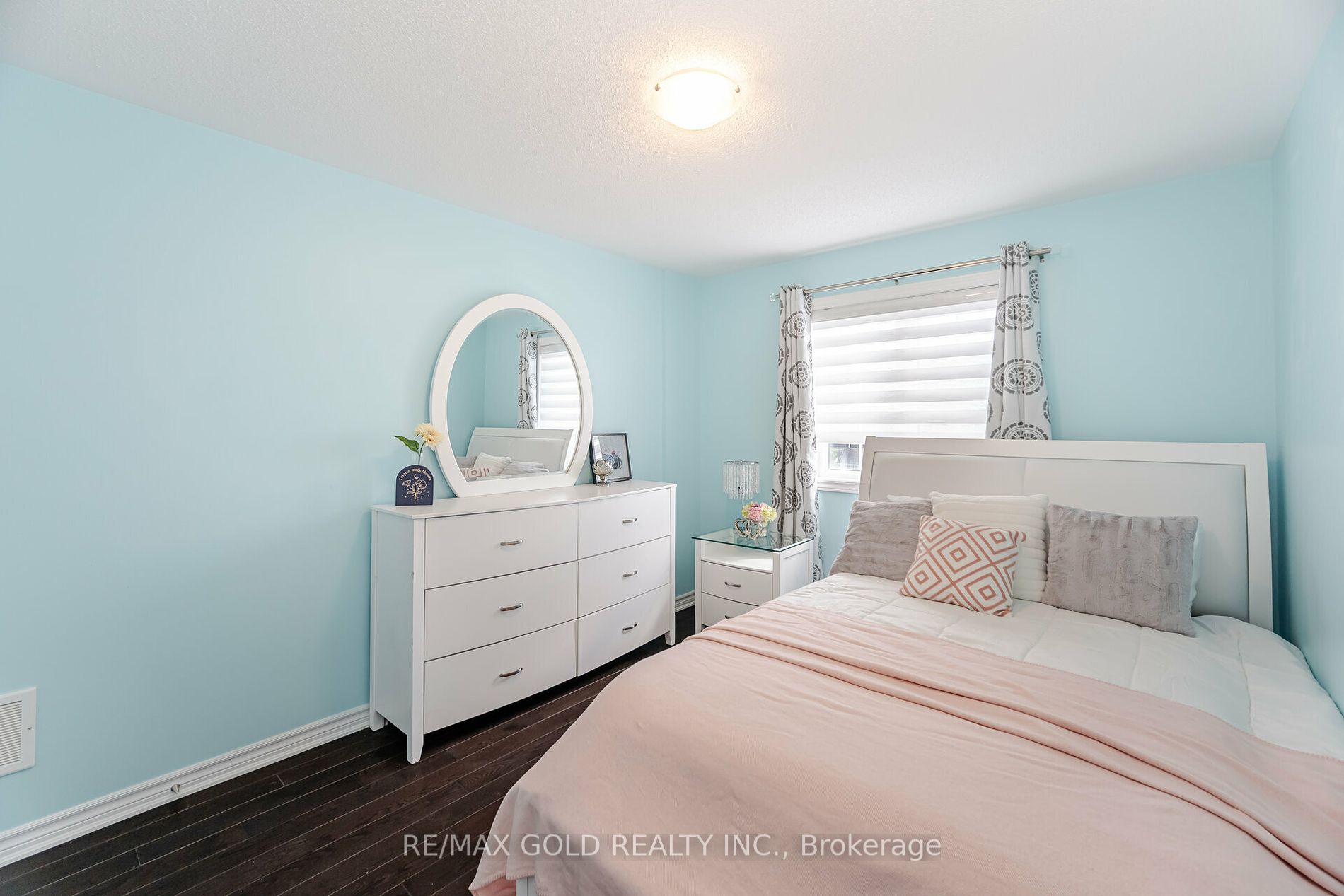 54 Zachary Pl