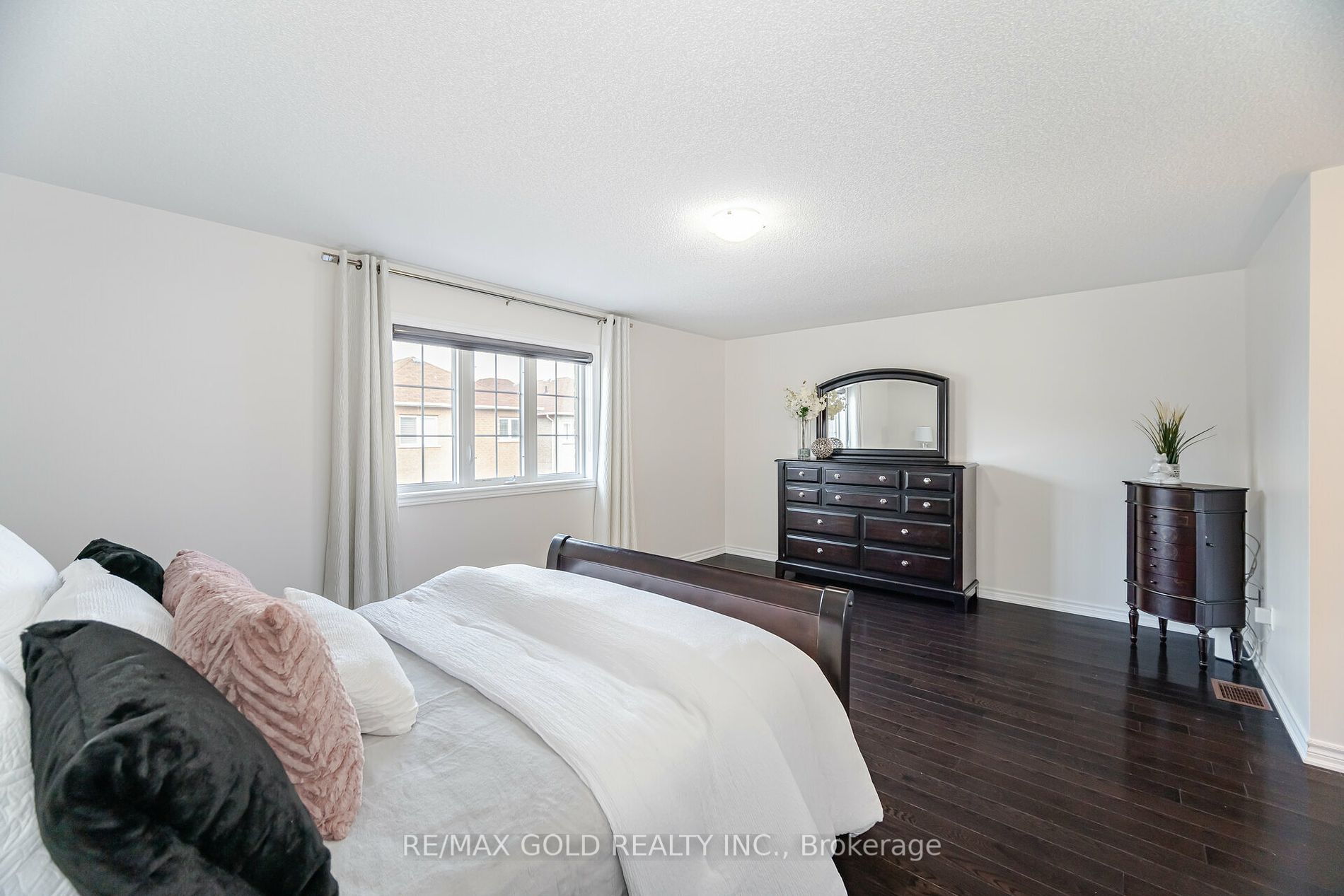 54 Zachary Pl