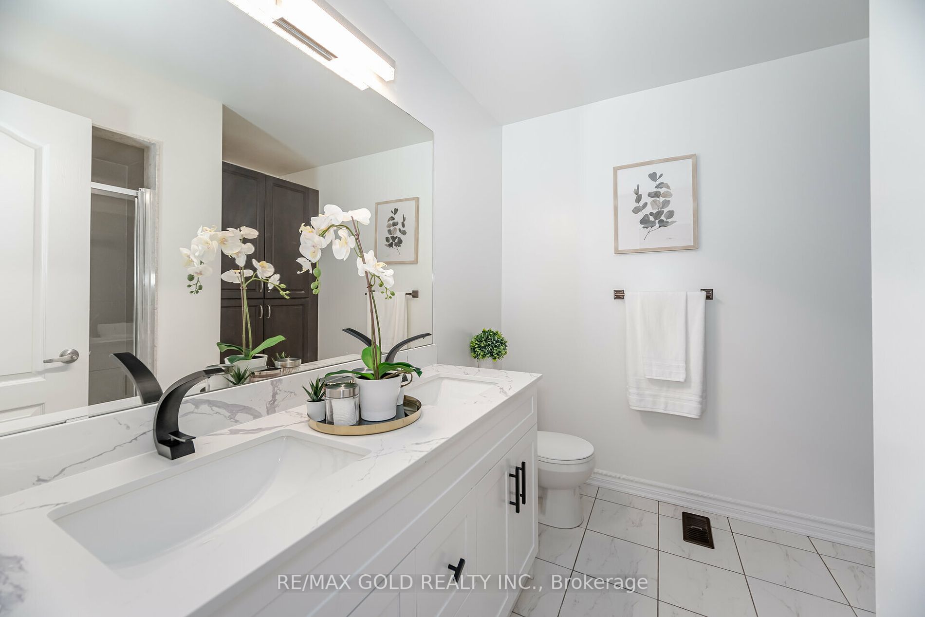 54 Zachary Pl