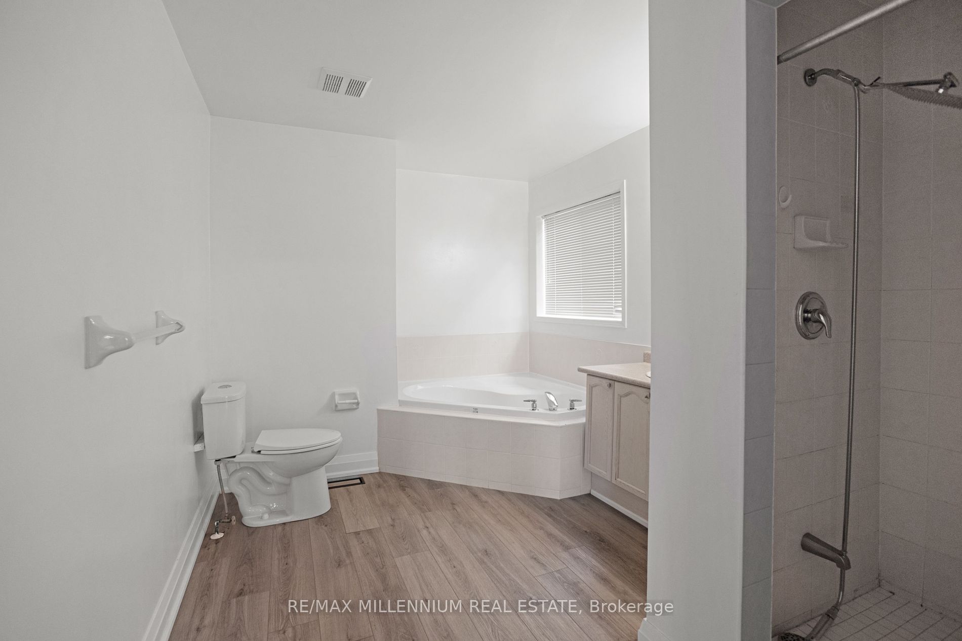 21 Casabel Dr