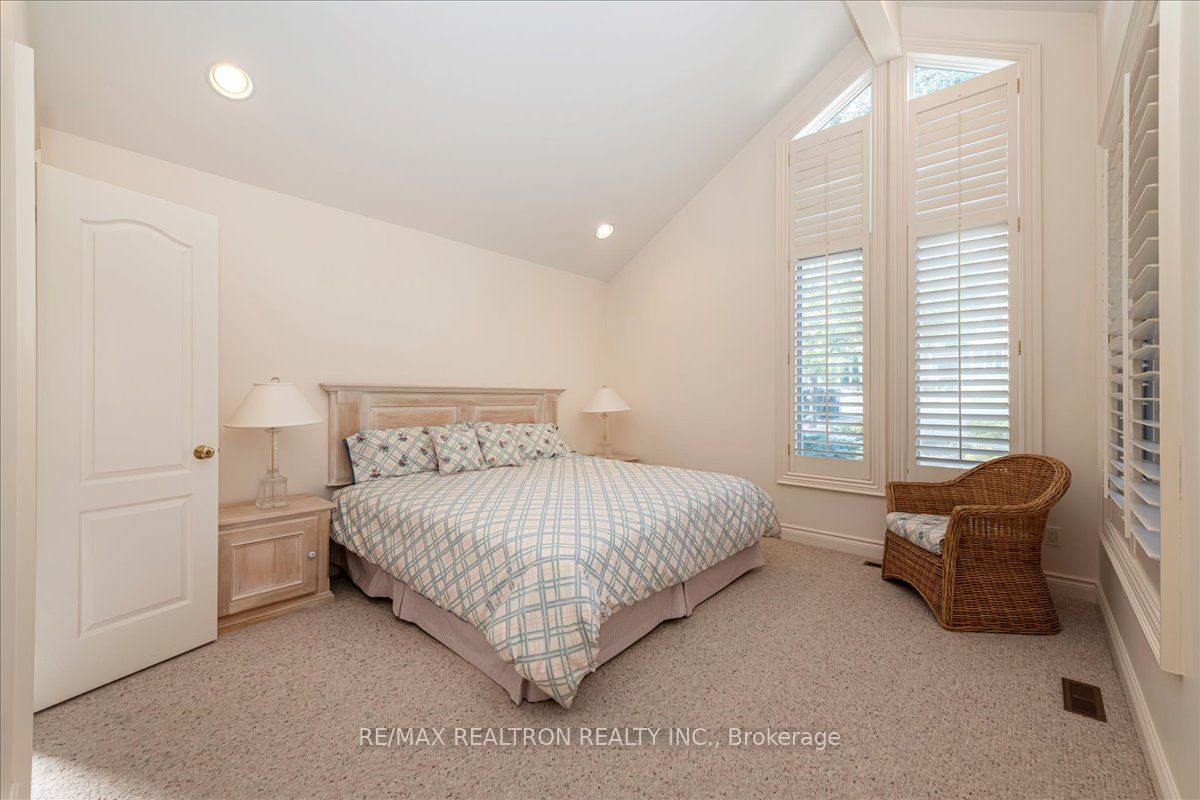 1373 Maple Rd