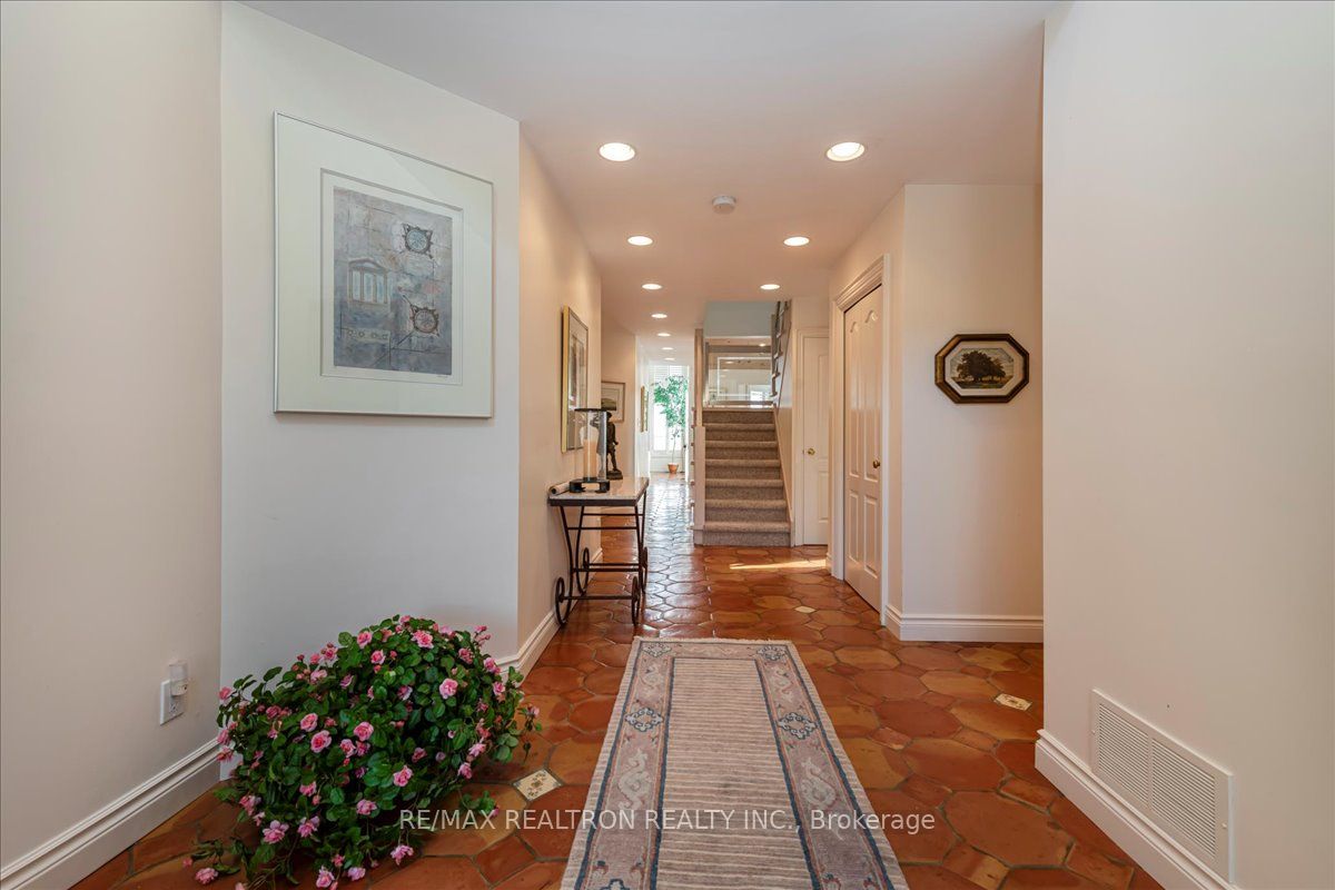 1373 Maple Rd
