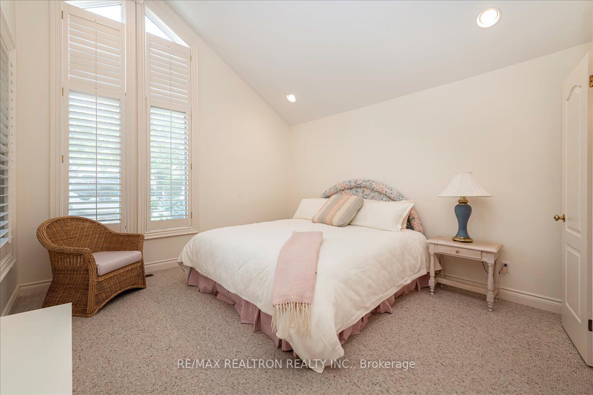 1373 Maple Rd