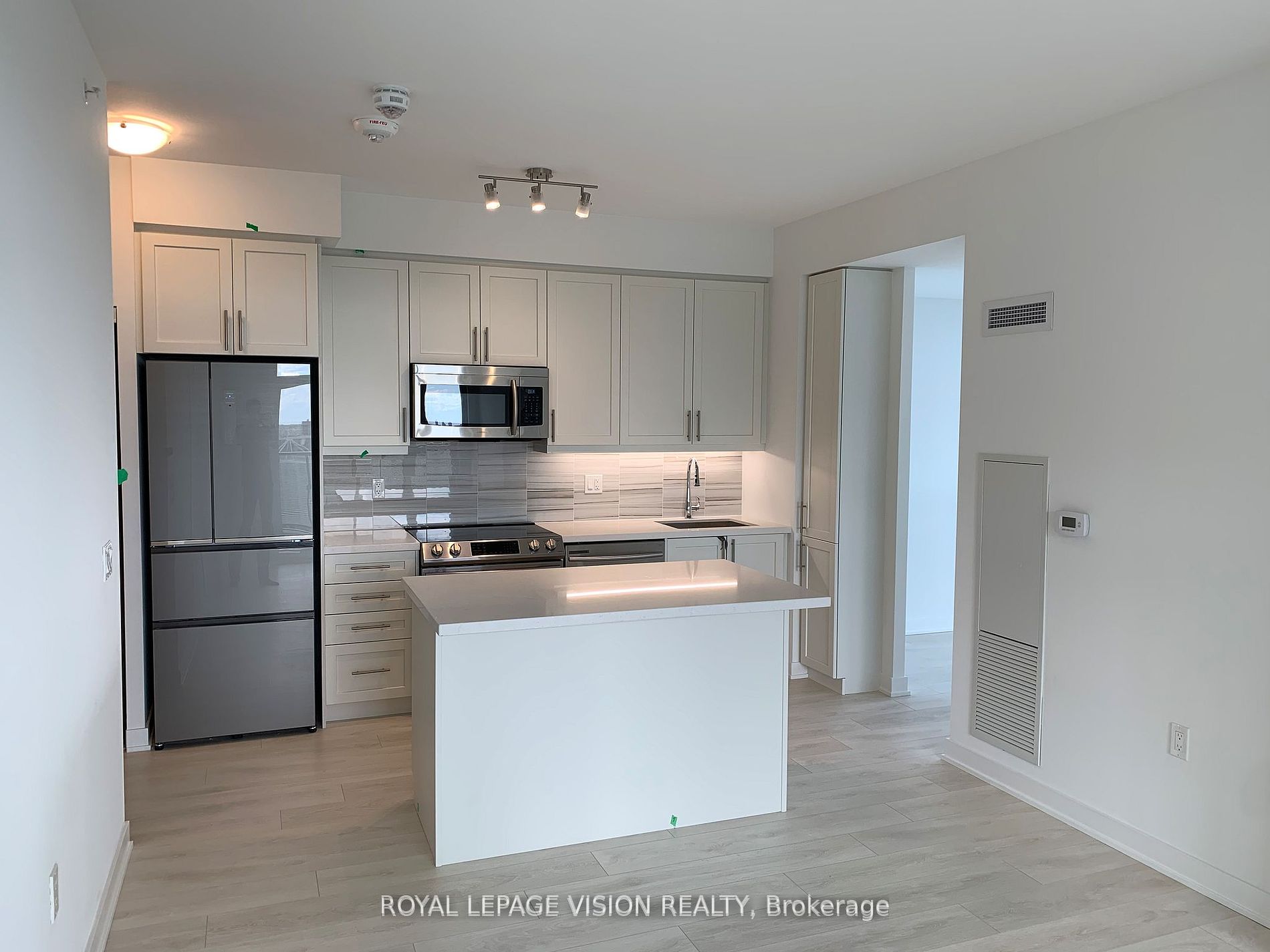 75 Oneida Crescent #1608