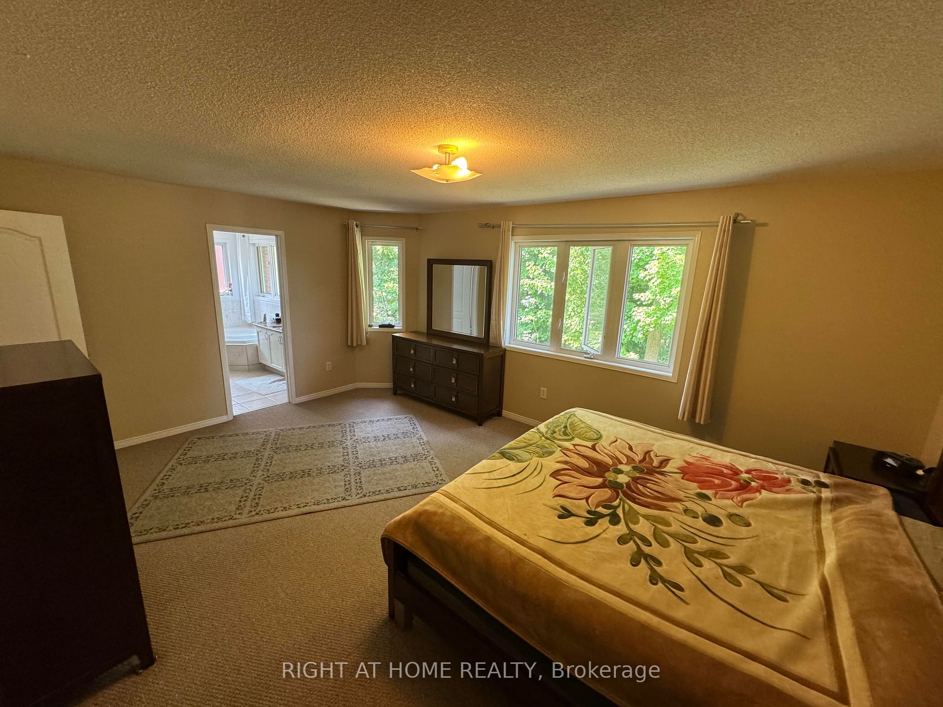 44 Canyon Hill Avenue