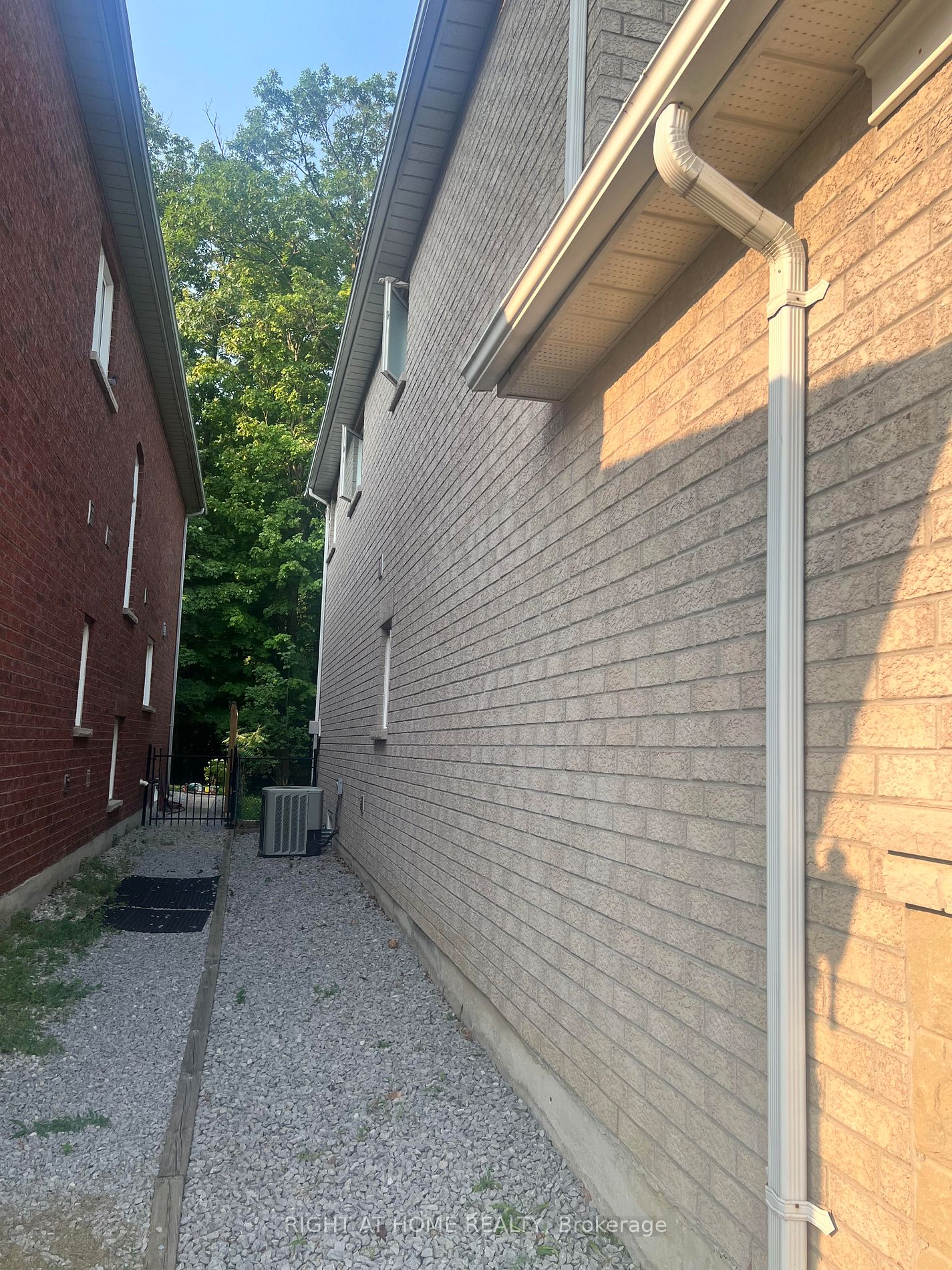 44 Canyon Hill Avenue