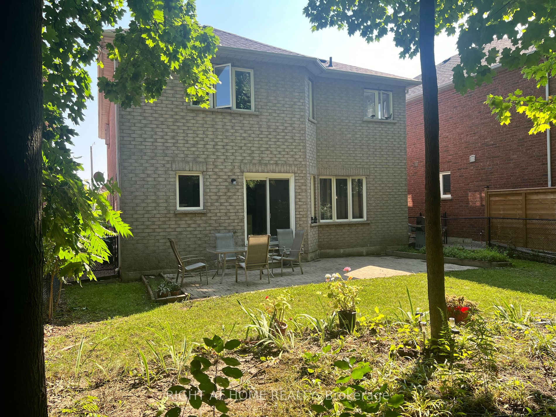 44 Canyon Hill Avenue