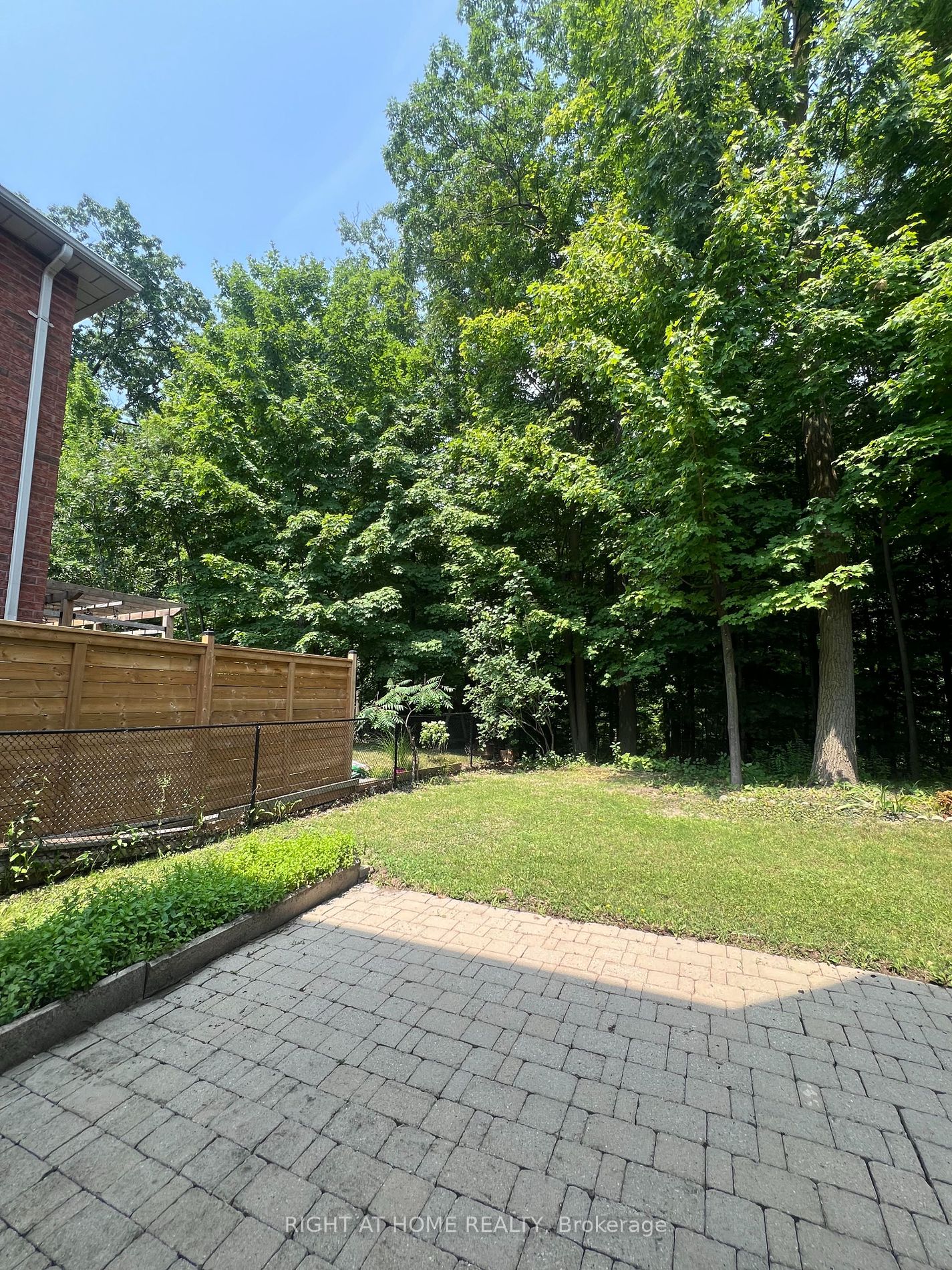 44 Canyon Hill Avenue