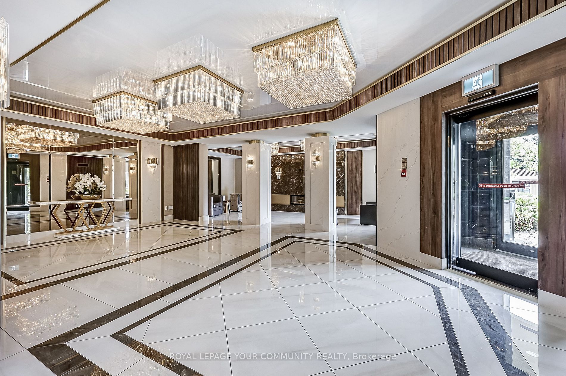 7420 Bathurst St N, #1611