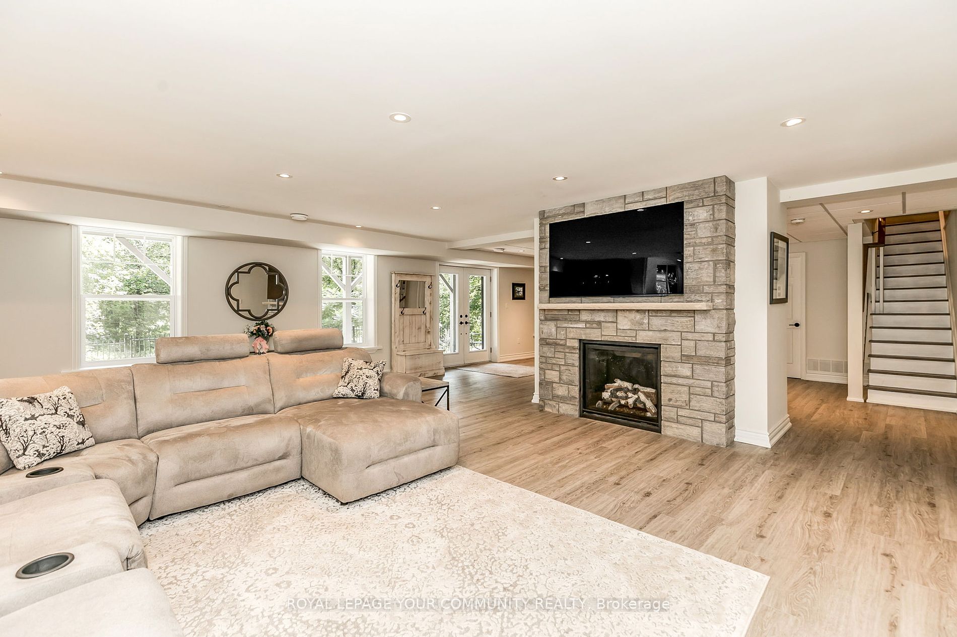 15 Laskay Lane