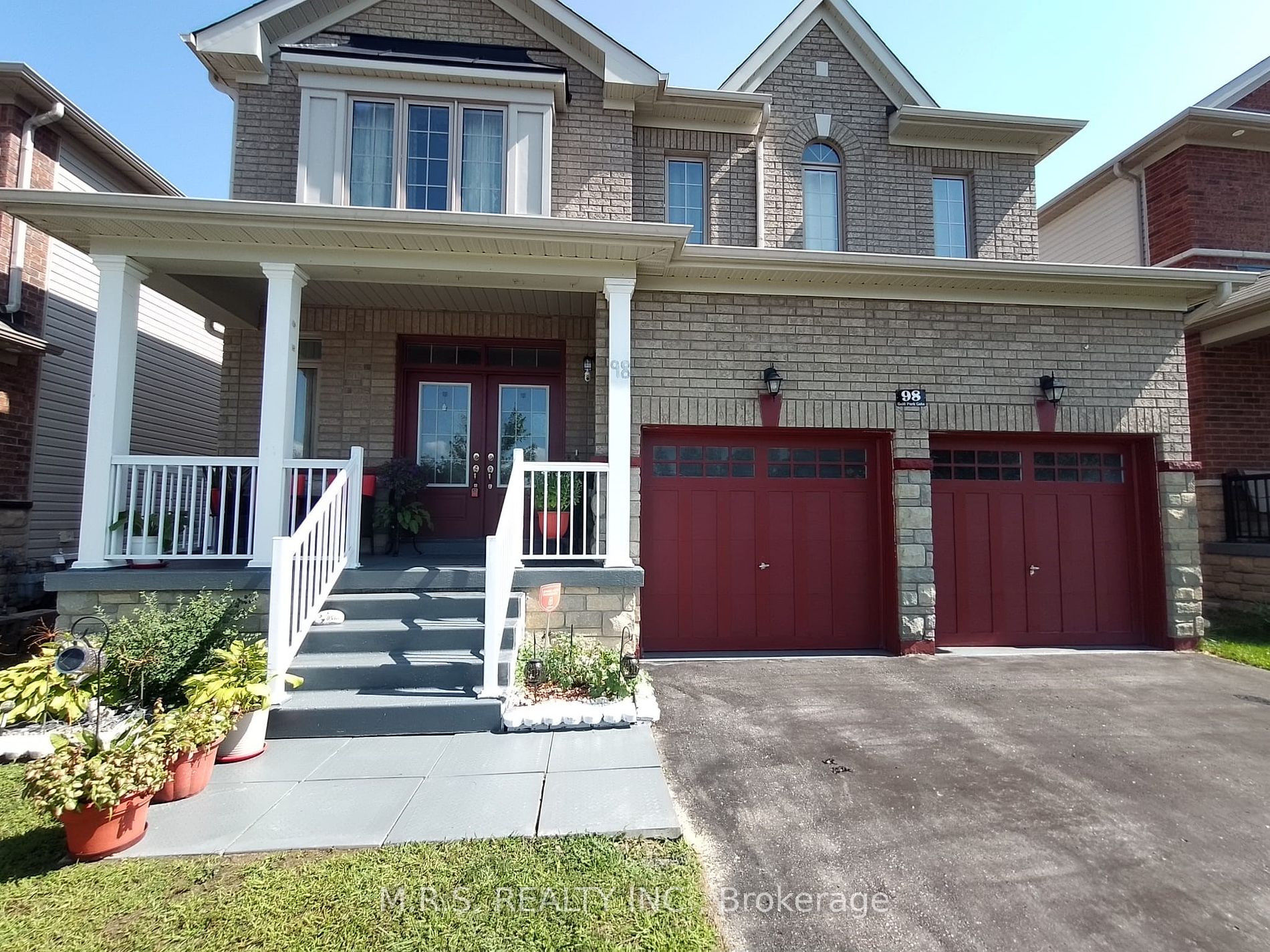 98 Gold Park Gate
