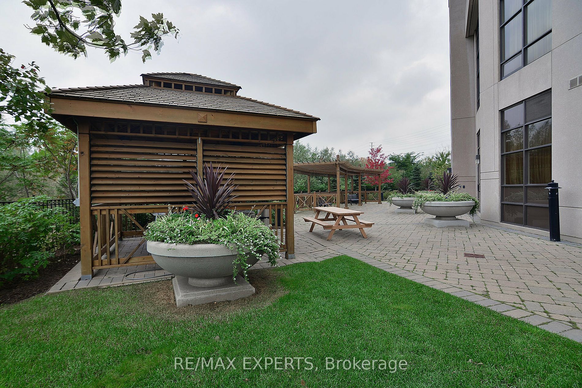 9255 Jane St, #602