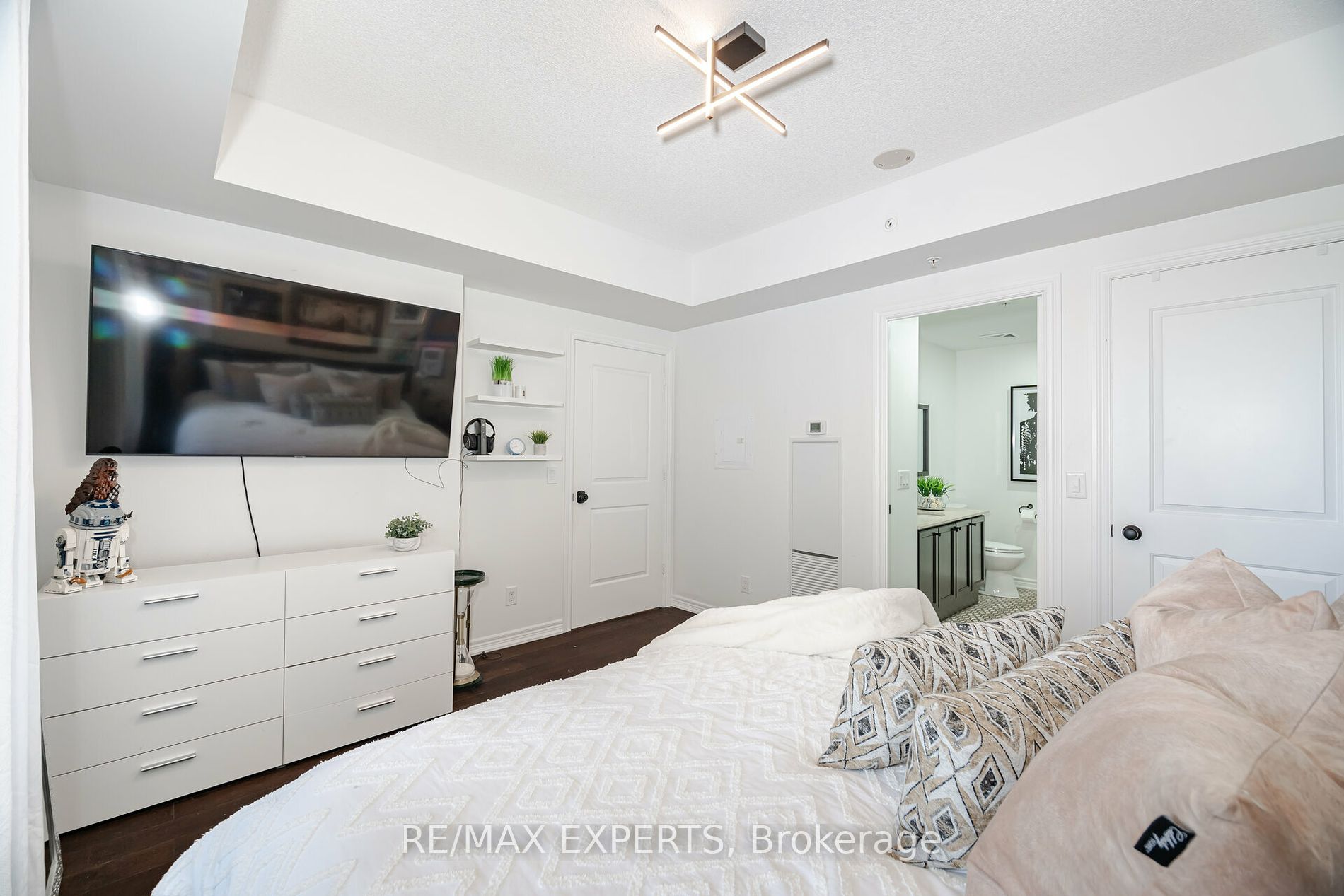 9255 Jane St, #602