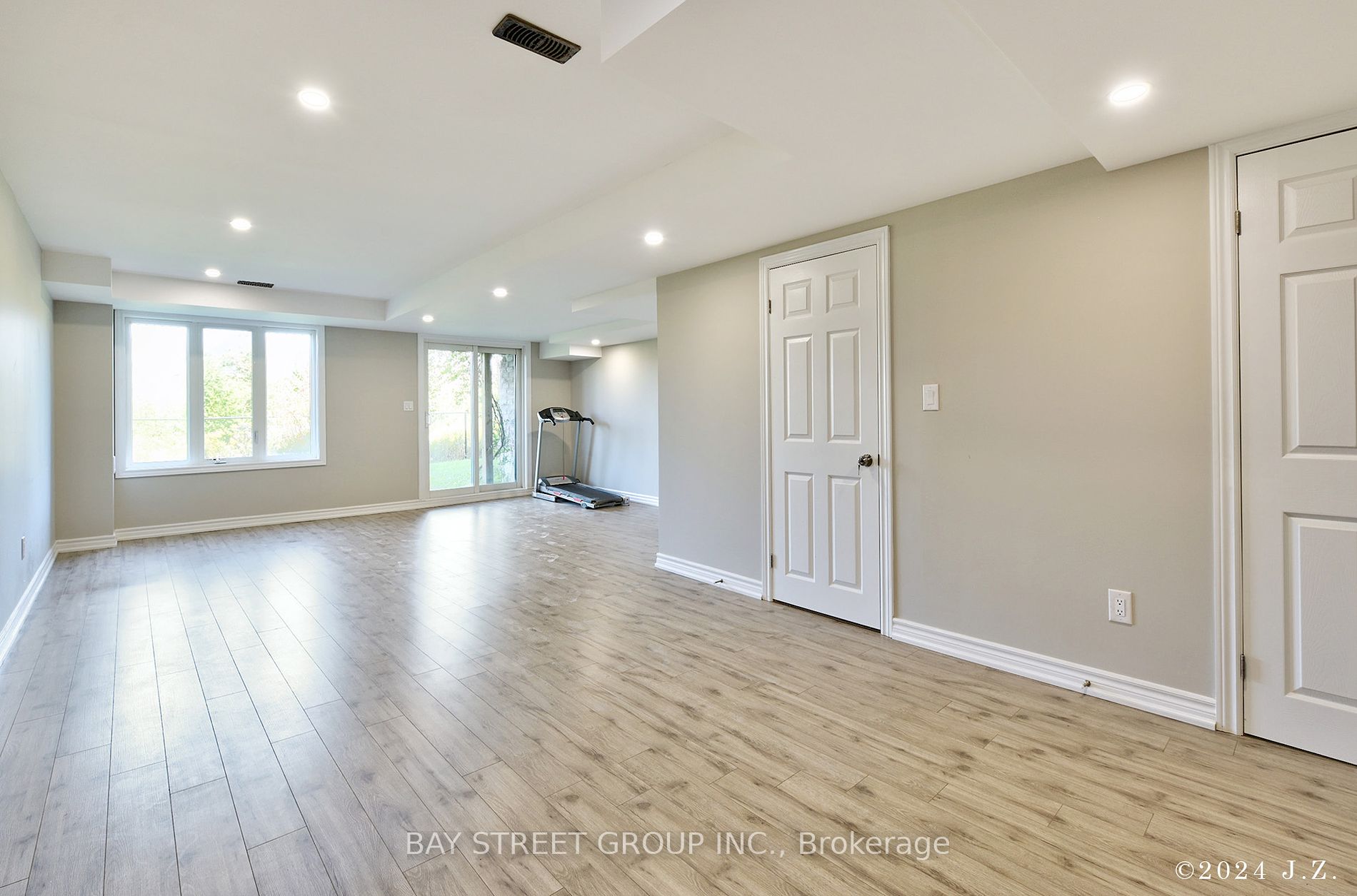 60 Elyse Crt