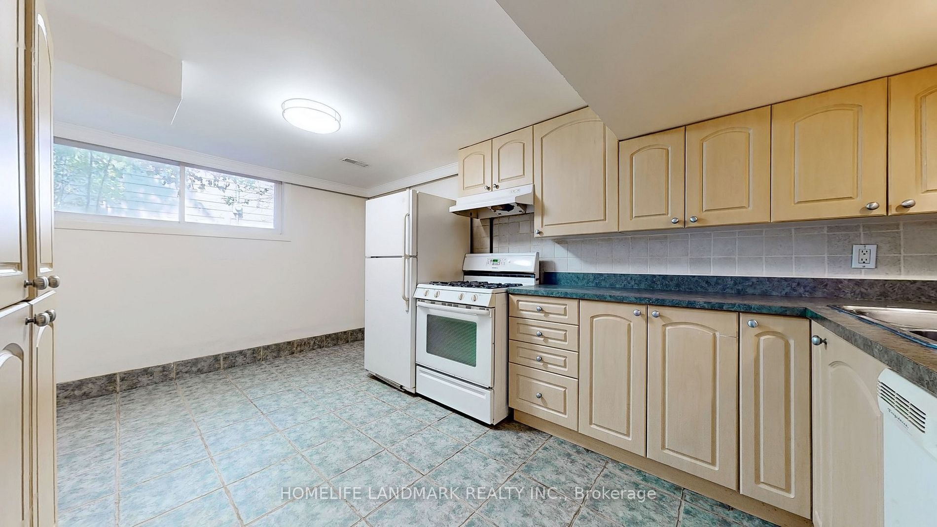 177 Maple Ave