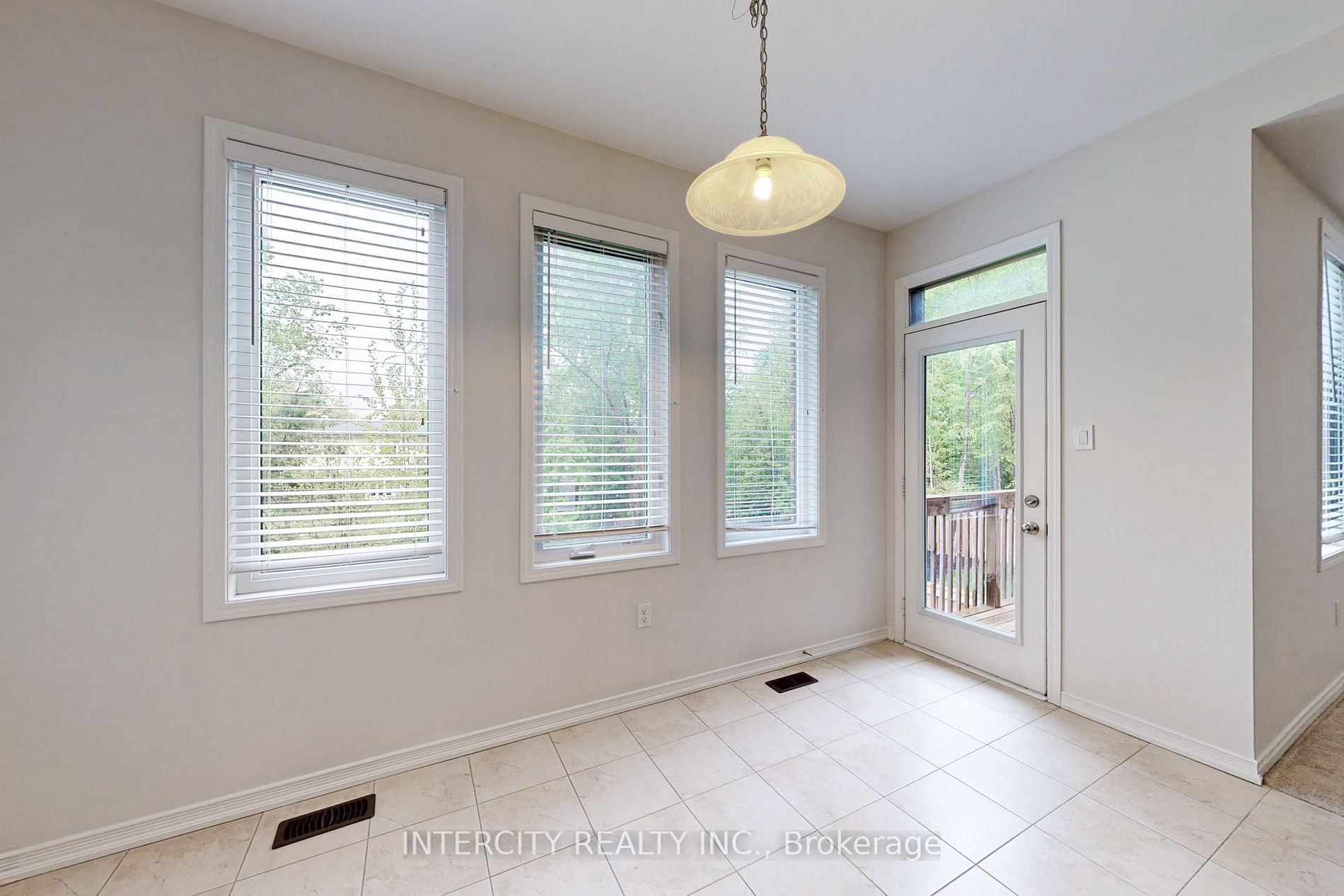 1017 Abram Crt